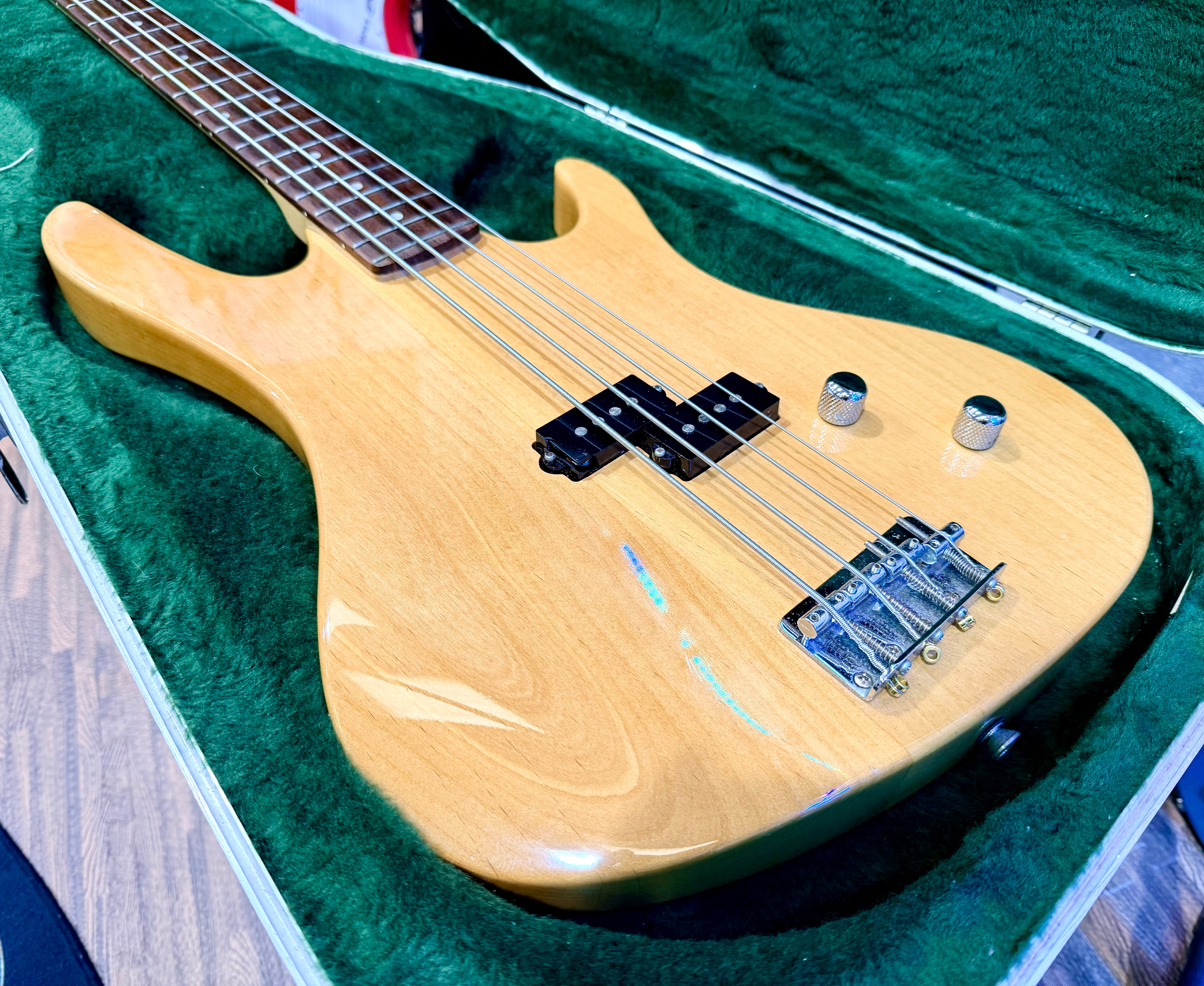 🎸 Washburn XB100 Electric Bass Guitar~ Hard Case~ Natural Gloss 🎸