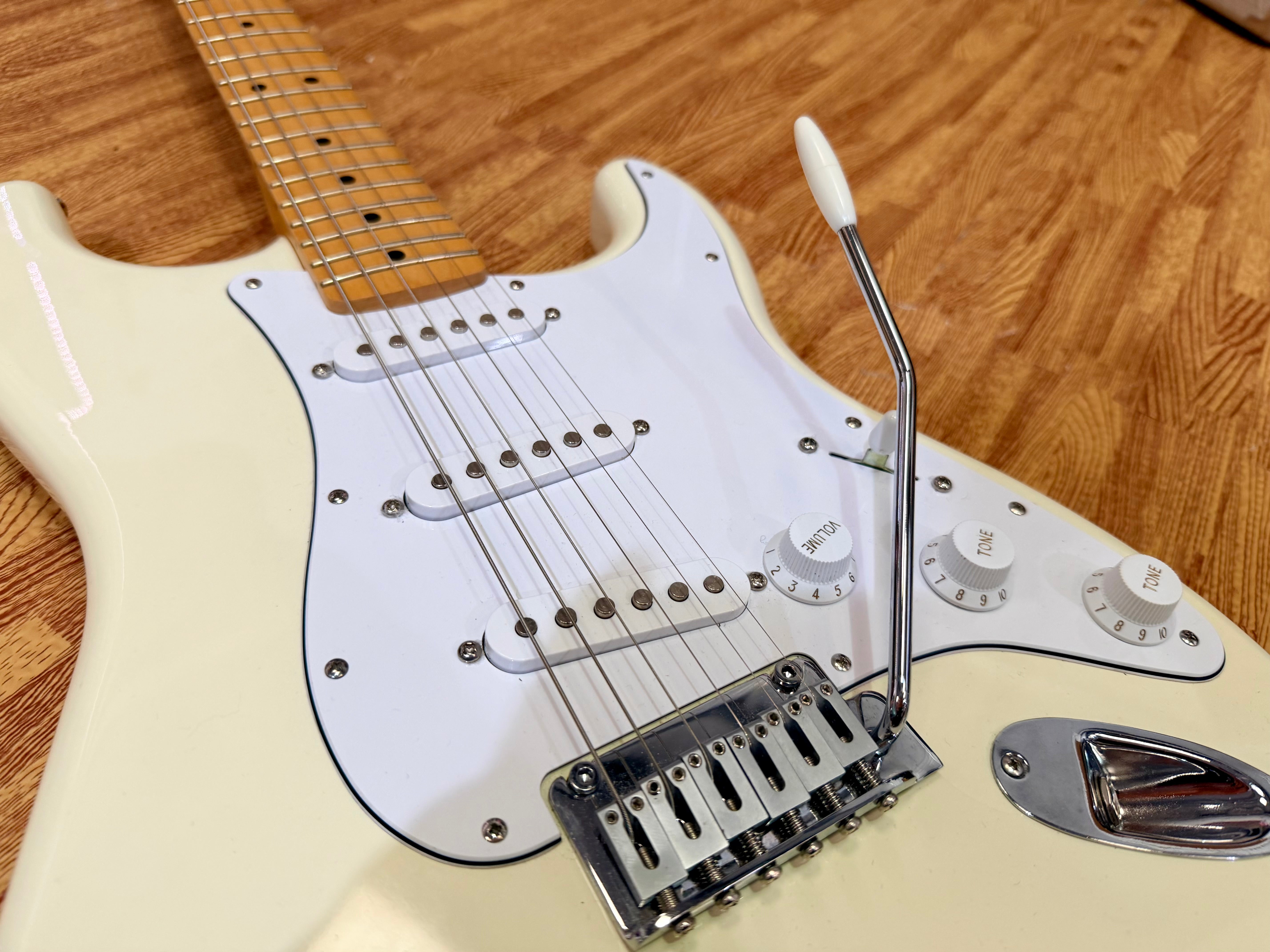 π2025π Fender Standard Stratocaster Electric Guitar~ Olympic White~ Maple Neck
