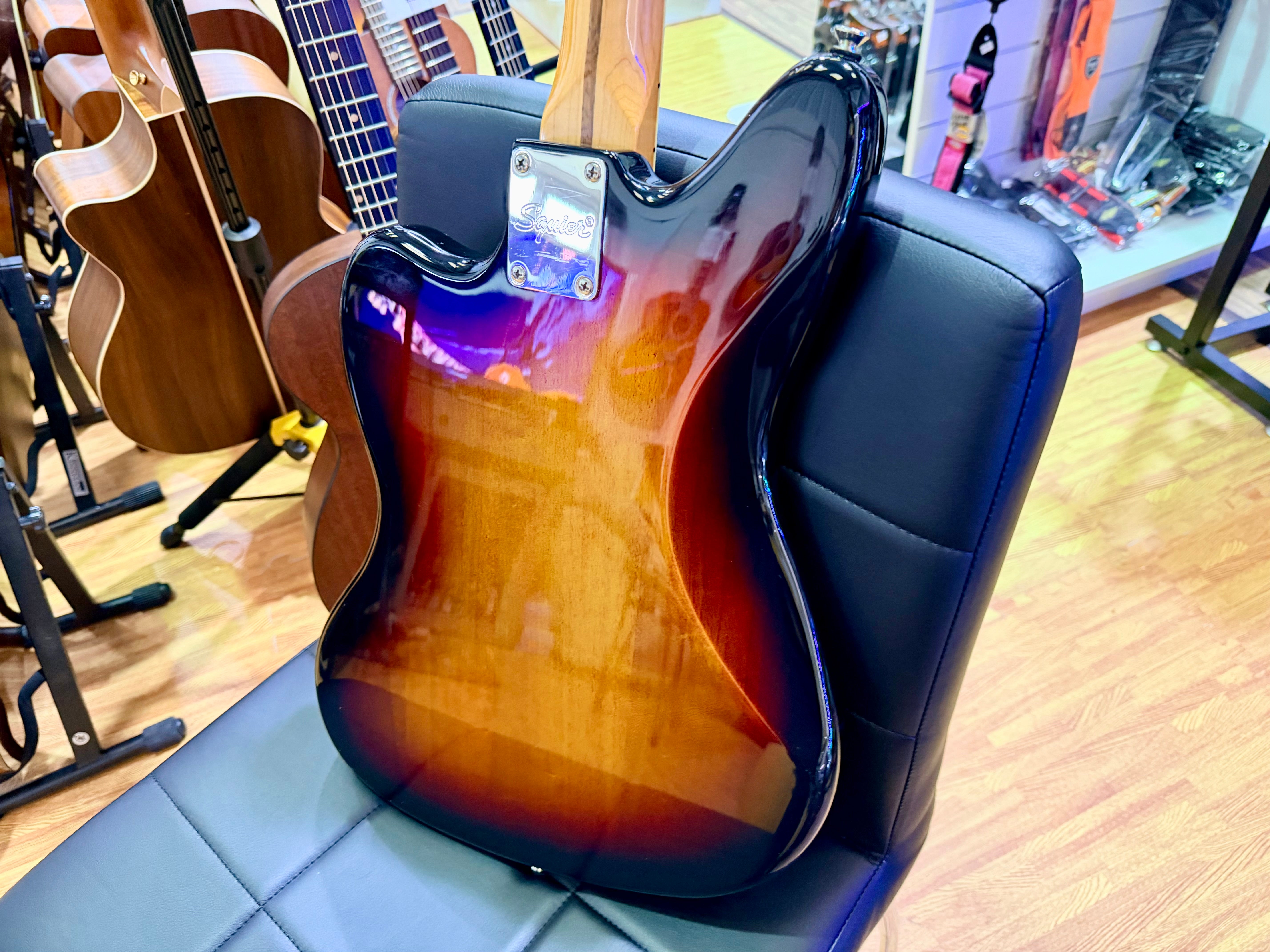 ✨2019✨ Fender Squier Classic Vibe '70s Jaguar~ 3-Tone Sunburst~ Electric Guitar