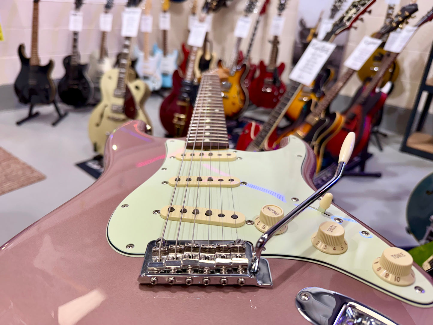 🌟2020🌟 Fender Vintera '60s Stratocaster Modified~ Burgundy Mist Metallic~ Case