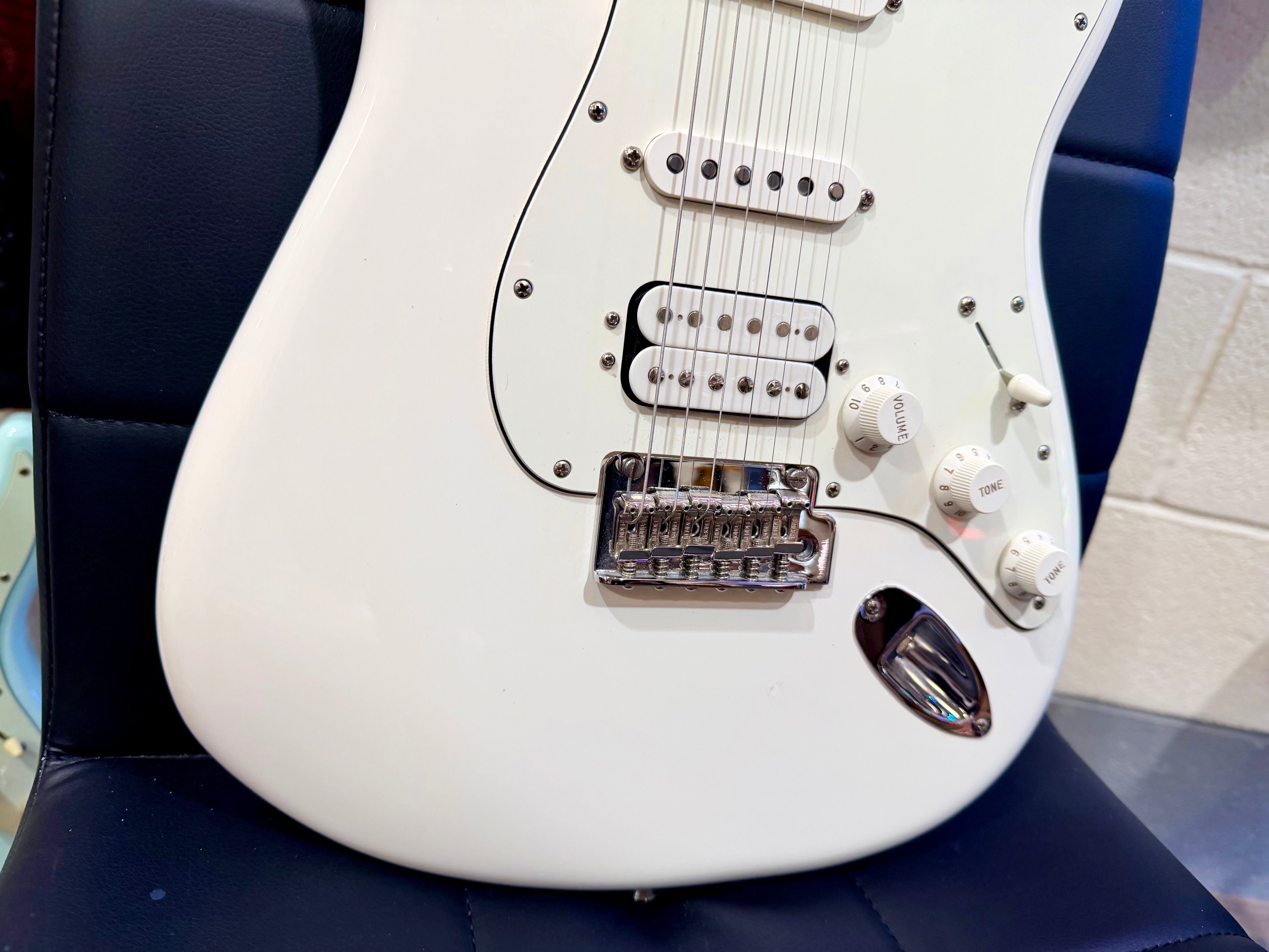 🌟2021🌟 Fender Stratocaster HSS Player Series Strat~ Polar White~ Maple Neck!