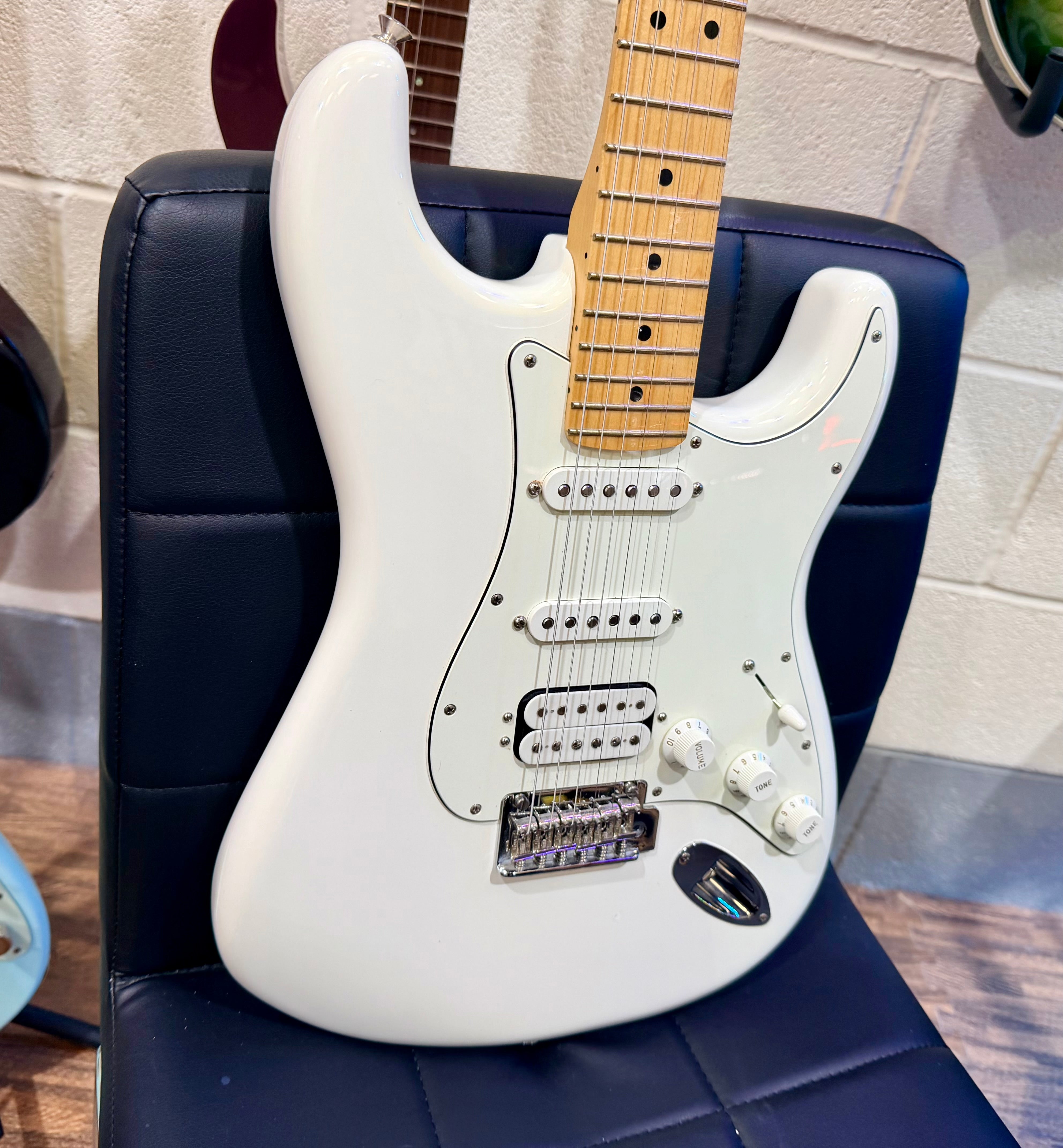🌟2021🌟 Fender Stratocaster HSS Player Series Strat~ Polar White~ Maple Neck!