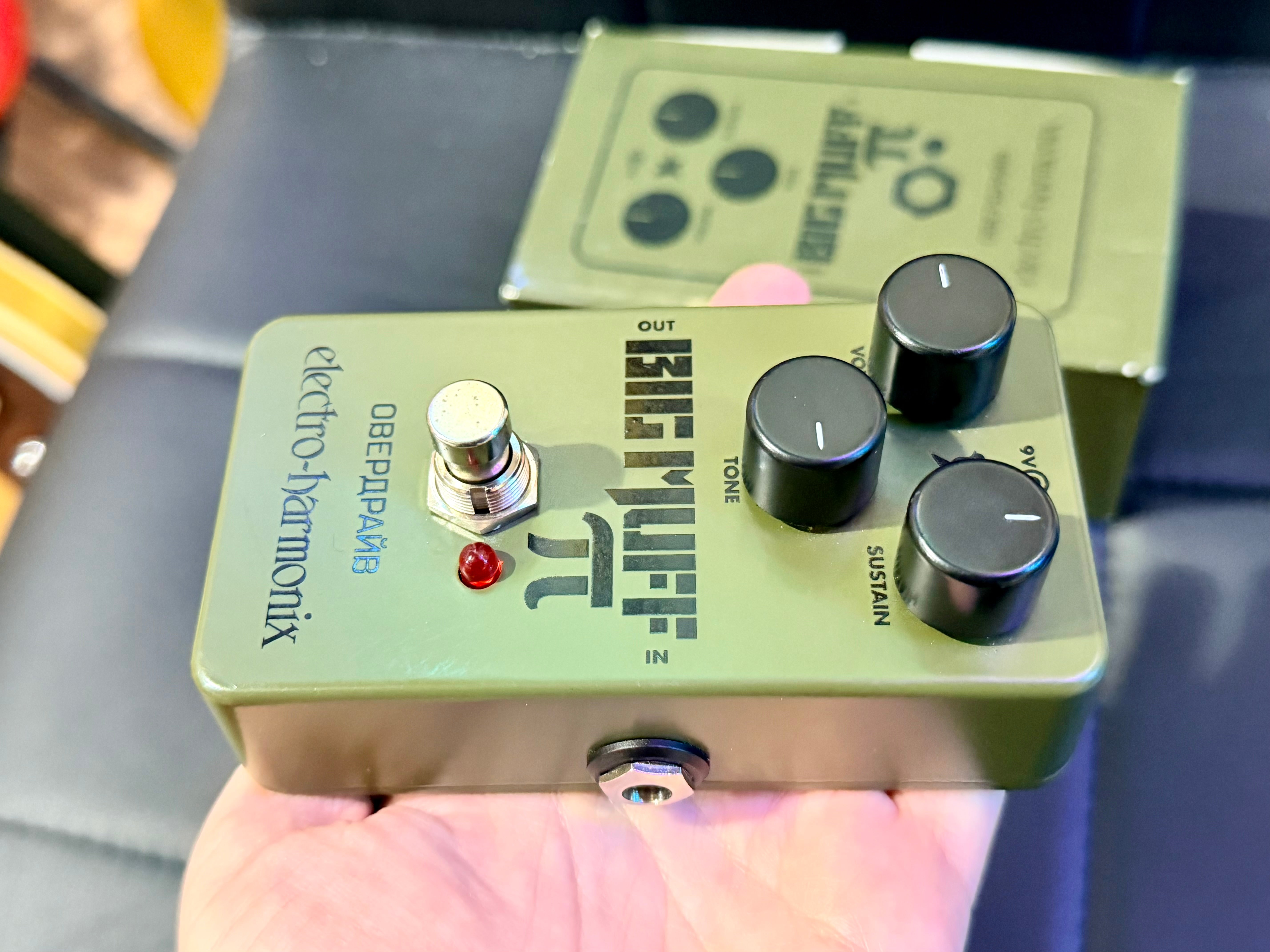 🎸 Electro Harmonix EHX Big Muff~ Green Russian Fuzz Pedal~ Boxed 🎸