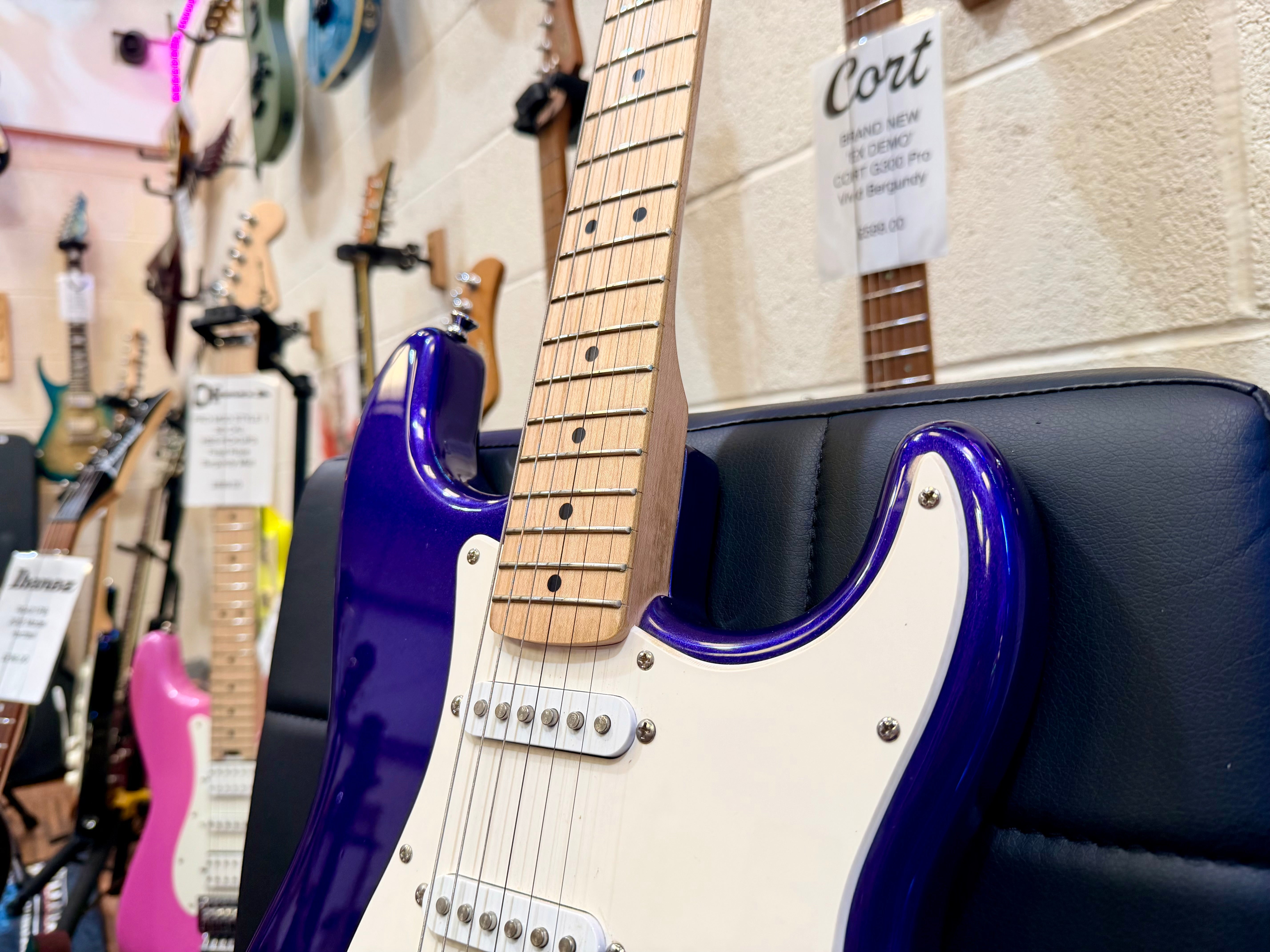 🌟LIMITED EDITION🌟 Fender Squier FSR Bullet Stratocaster~ Metallic Purple/Blue!