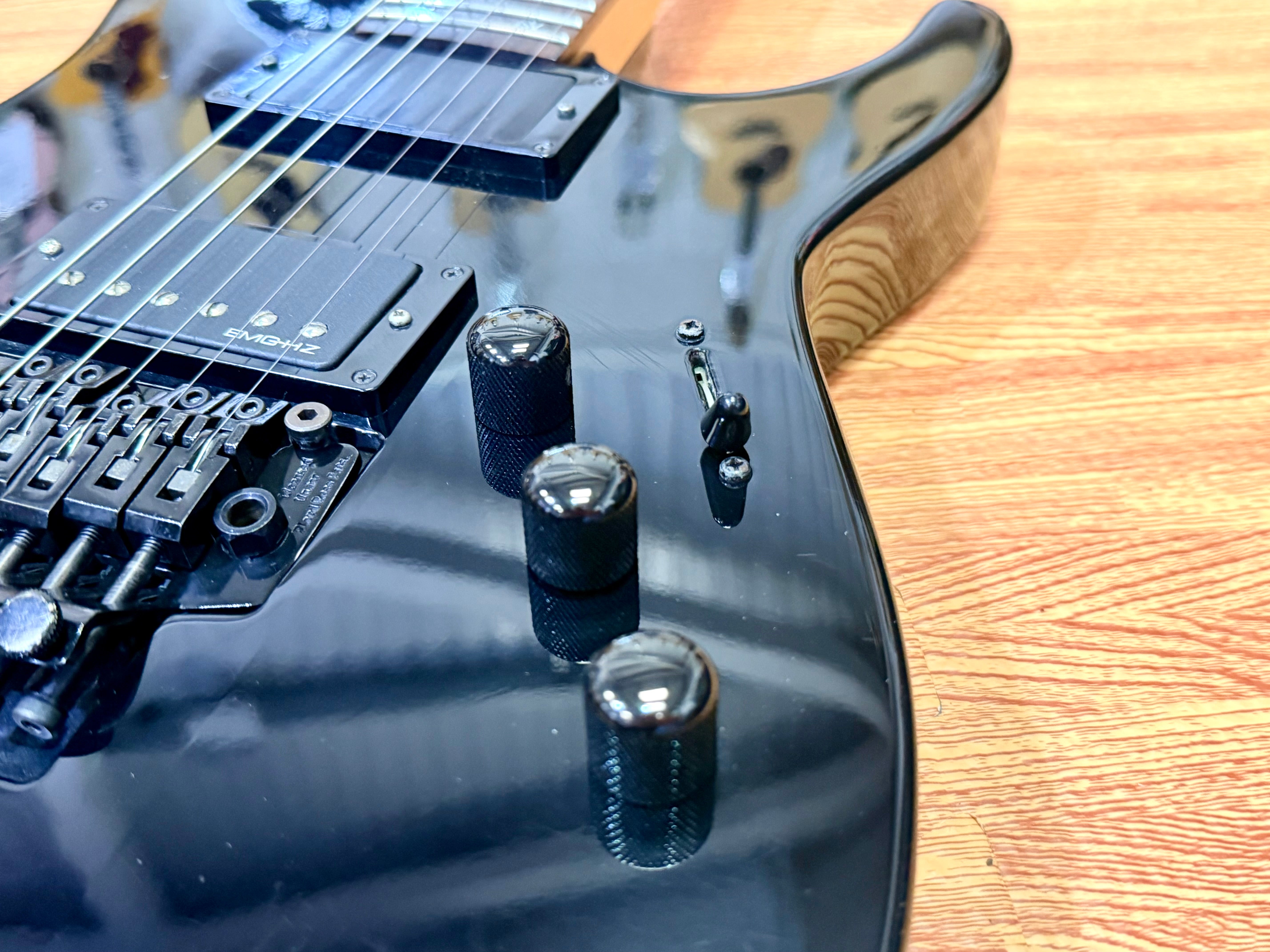 π―π΅ 1990βs π―π΅ Edwards By ESP MR-85~ MIJ Kirk Hammett~ Floyd Rose/EMG~ Japan!