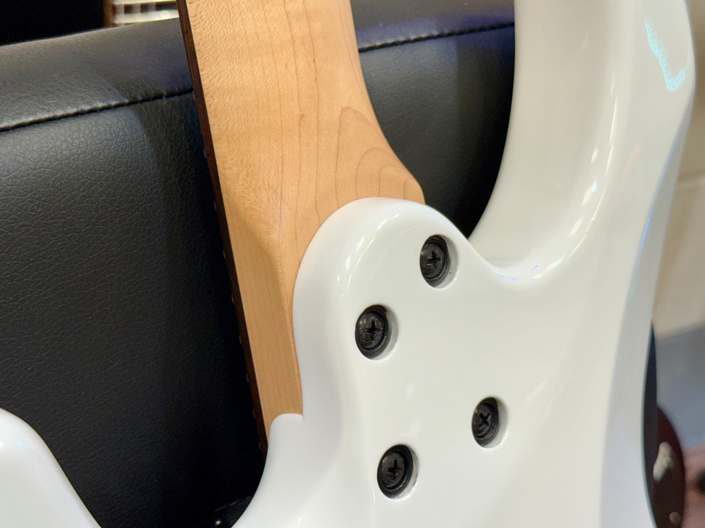 🔥2021🔥 Schecter Sun Valley Super Shredder FR~ Gloss White~ Floyd Rose!