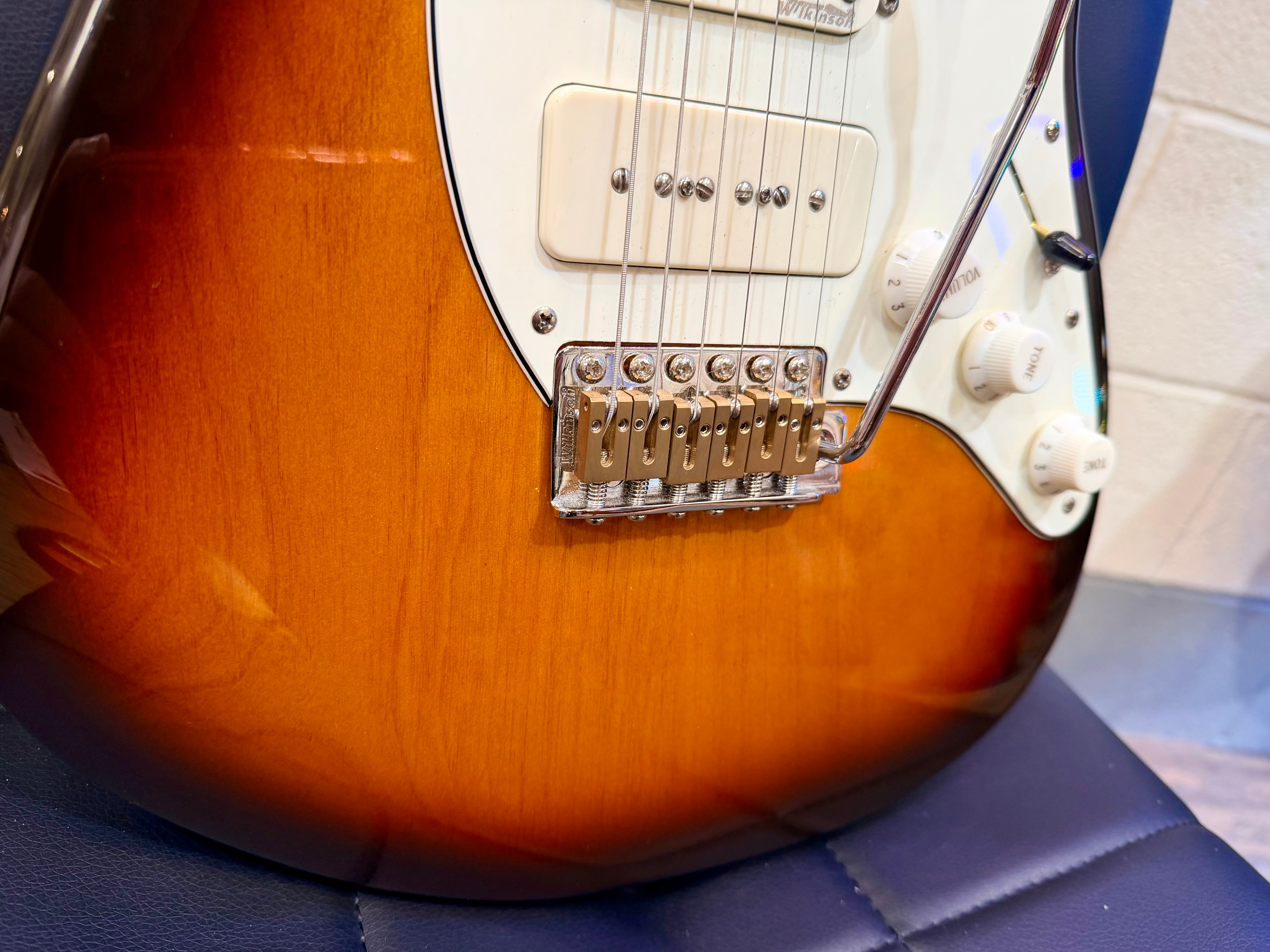 🔥UPGRADED🔥 Fret King Corona SP P90~ Black Label Classic Sunburst~ 2019 Model!