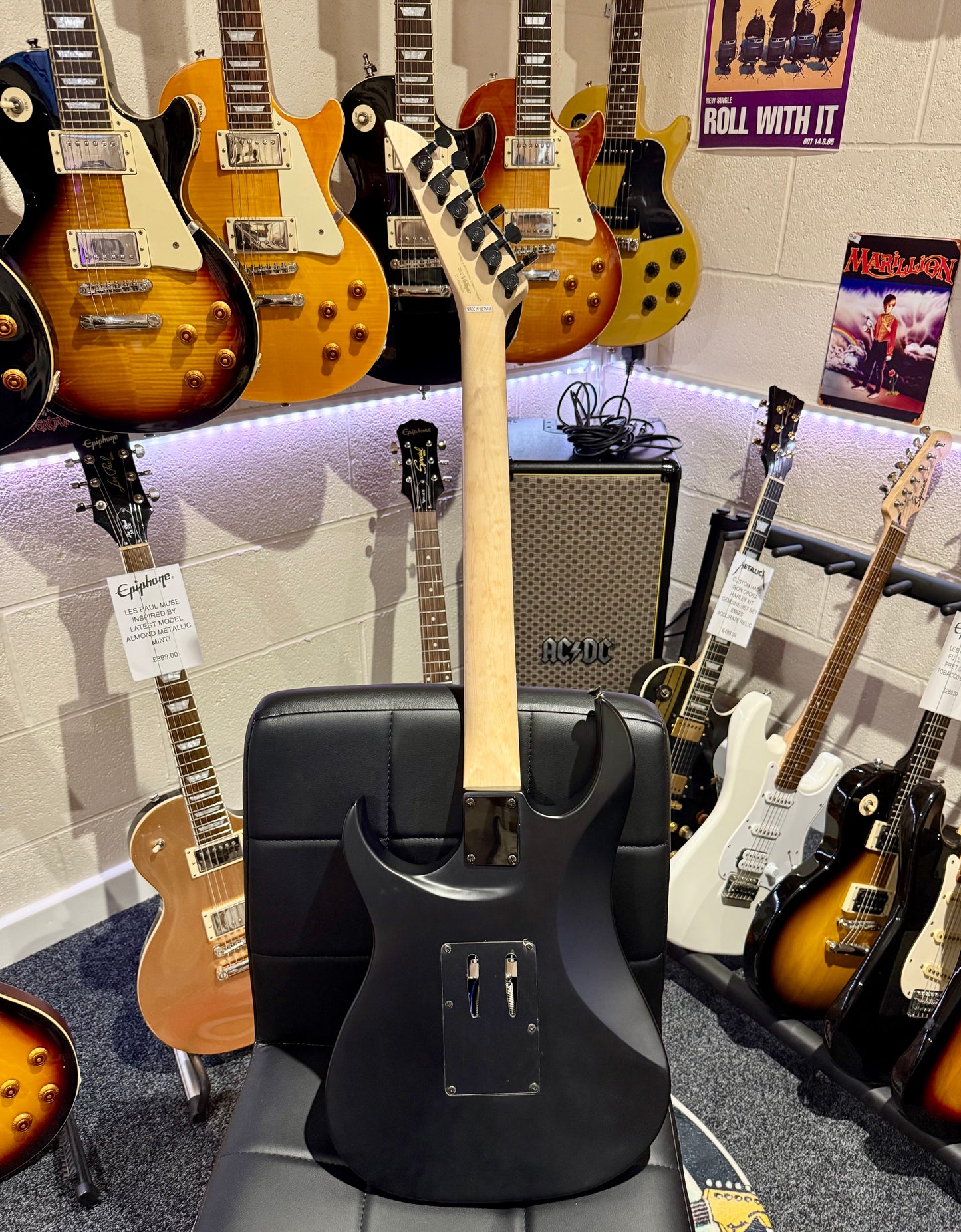 🔥EX DEMO🔥 2022 Vintage VMX Series Raider Electric Guitar~Black~ Floyd Rose!