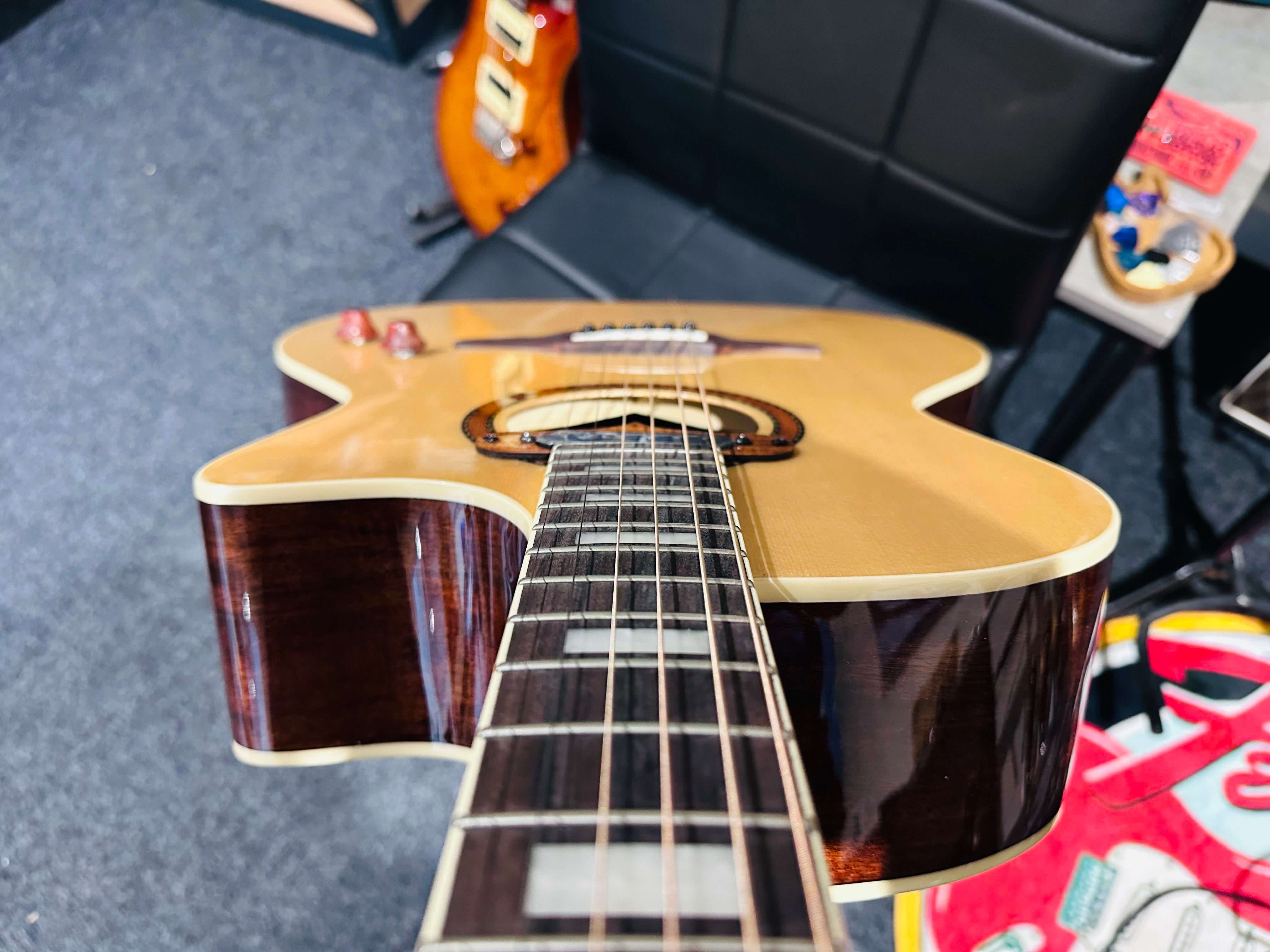 🌟BRAND NEW MODEL🌟 Vintage REVO ELEKTRA ~ Natural Silk Electro-Acoustic Guitar!