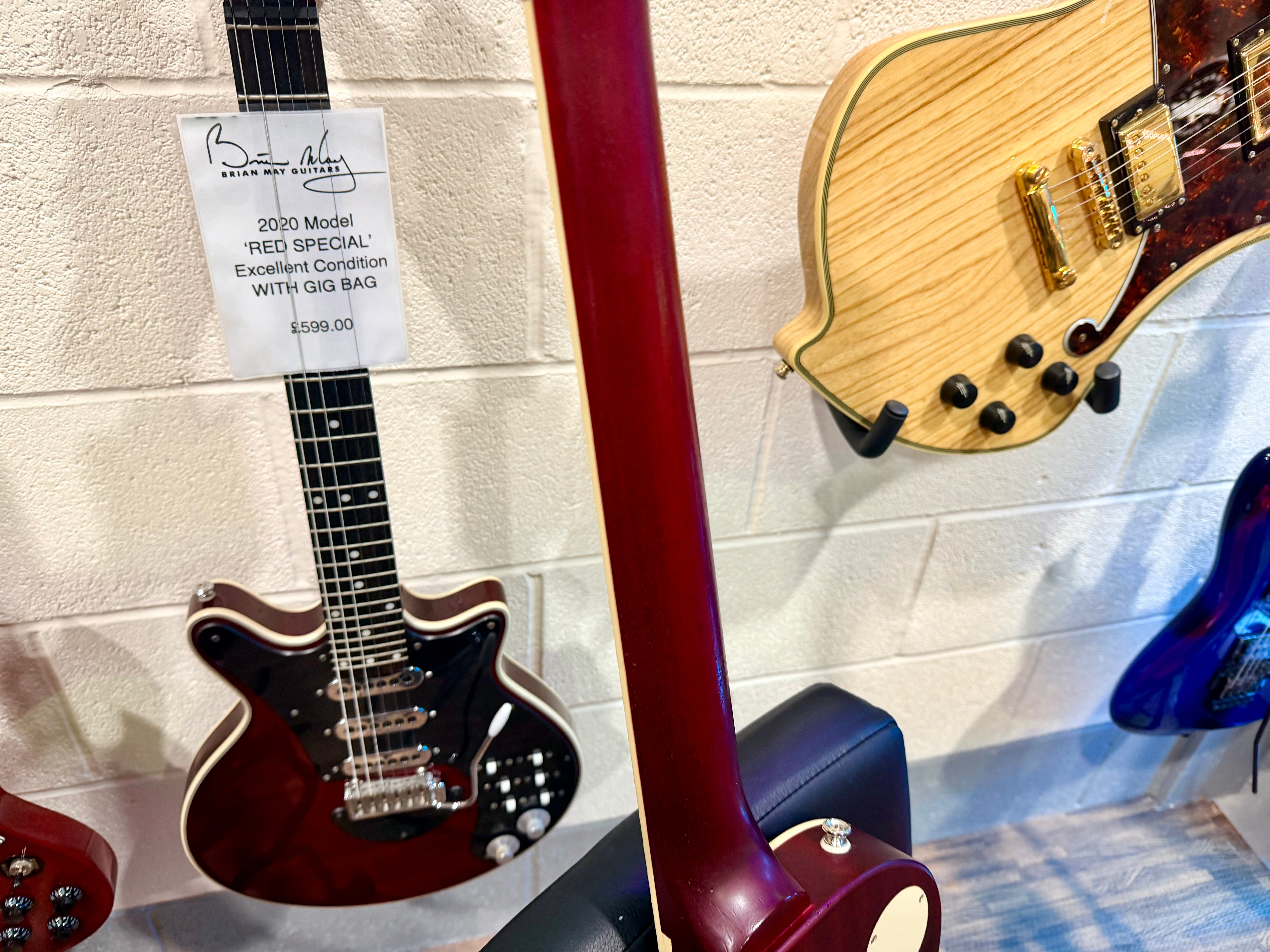 π2022π Epiphone Les Paul Classic~ Cherry Sunburst Electric Guitar~ Satin/Matte