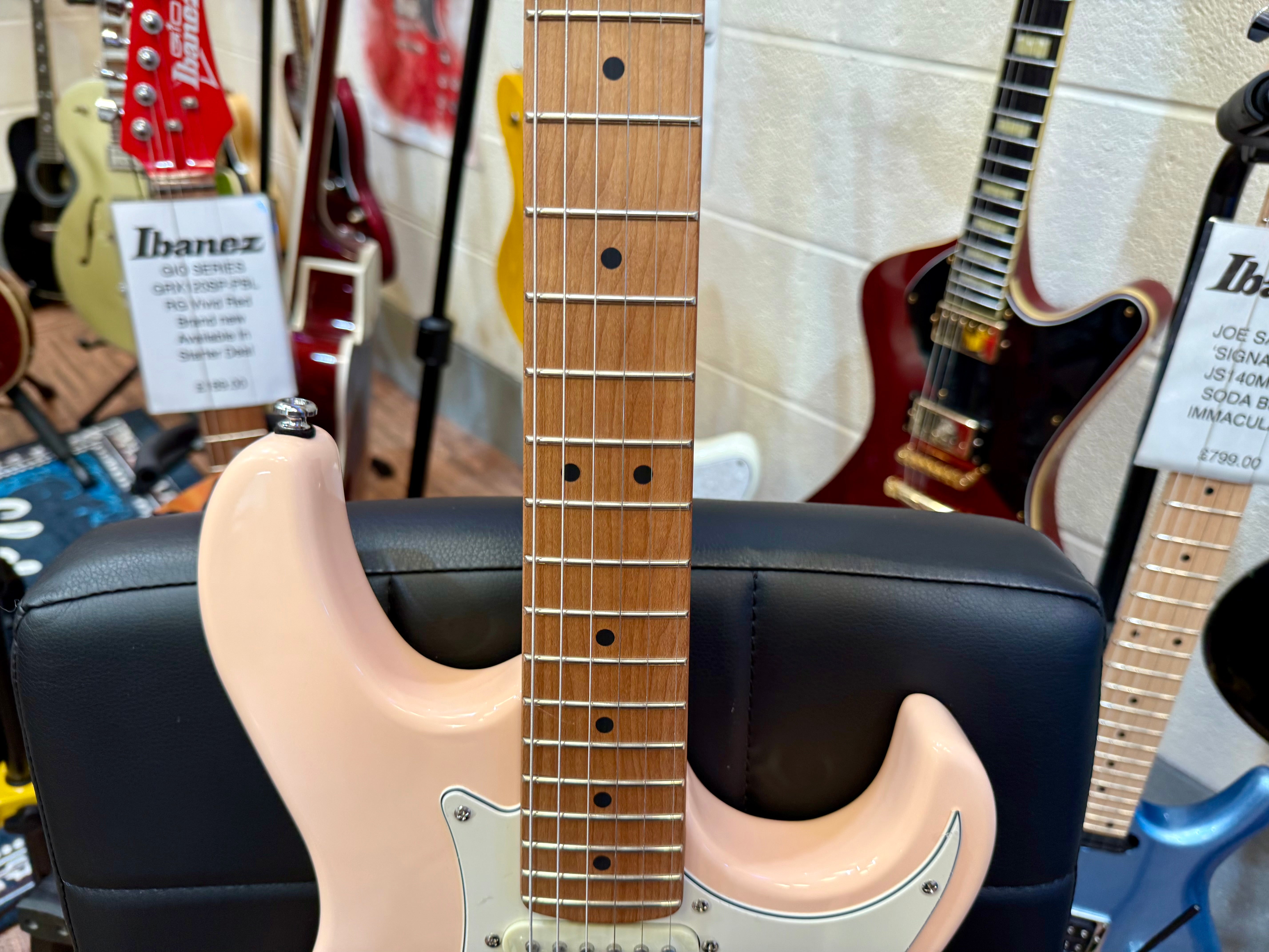 🌟BRAND NEW🌟 Cort G200SE Limited Edition~ Aged Cream~ Roasted Maple~ Latest Model!