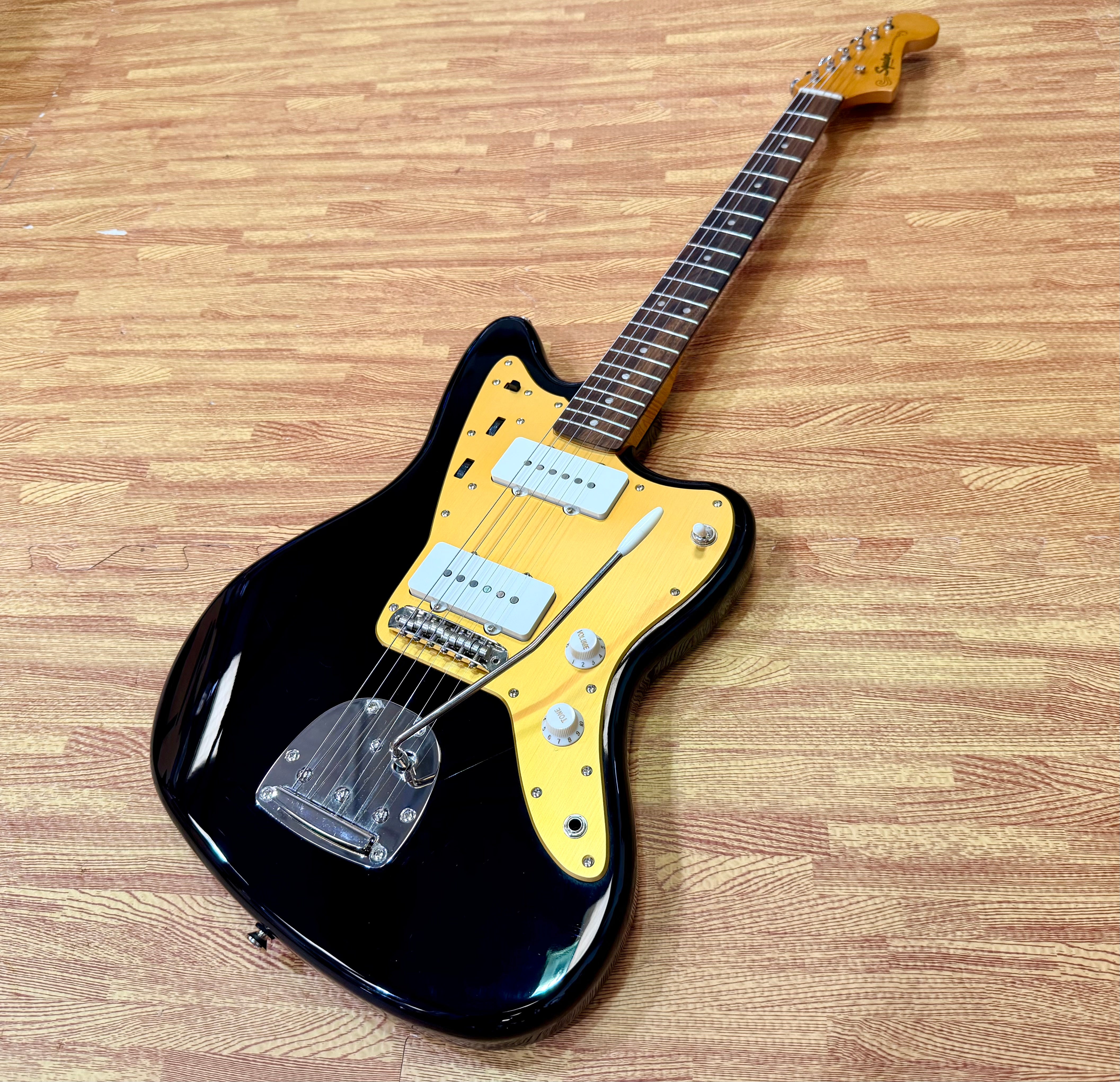 ✨1/250✨ Limited Edition Squier Classic Vibe 60’s Jazzmaster FSR Black & Gold!