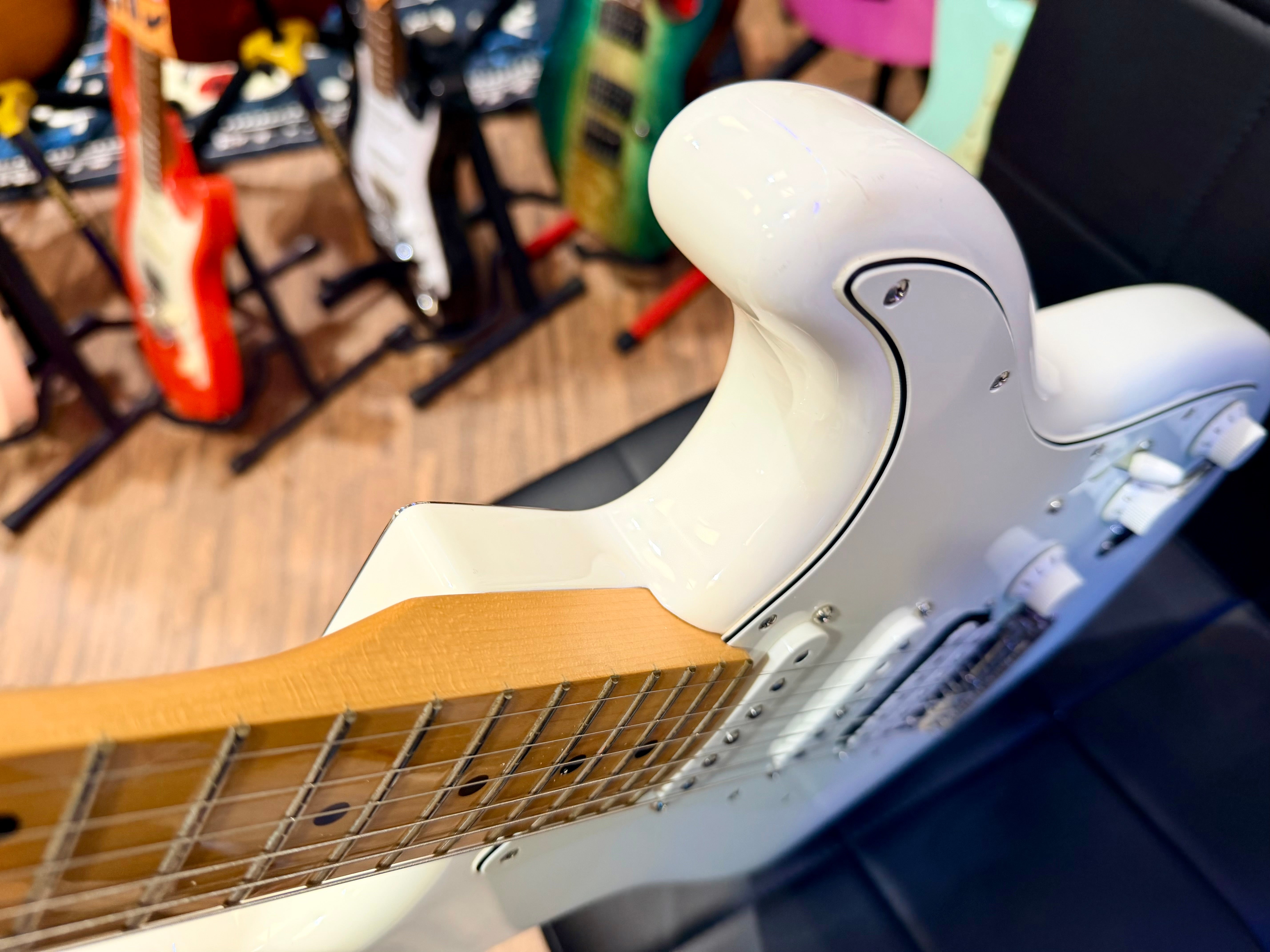 🌟2021🌟 Fender Stratocaster HSS Player Series Strat~ Polar White~ Maple Neck!