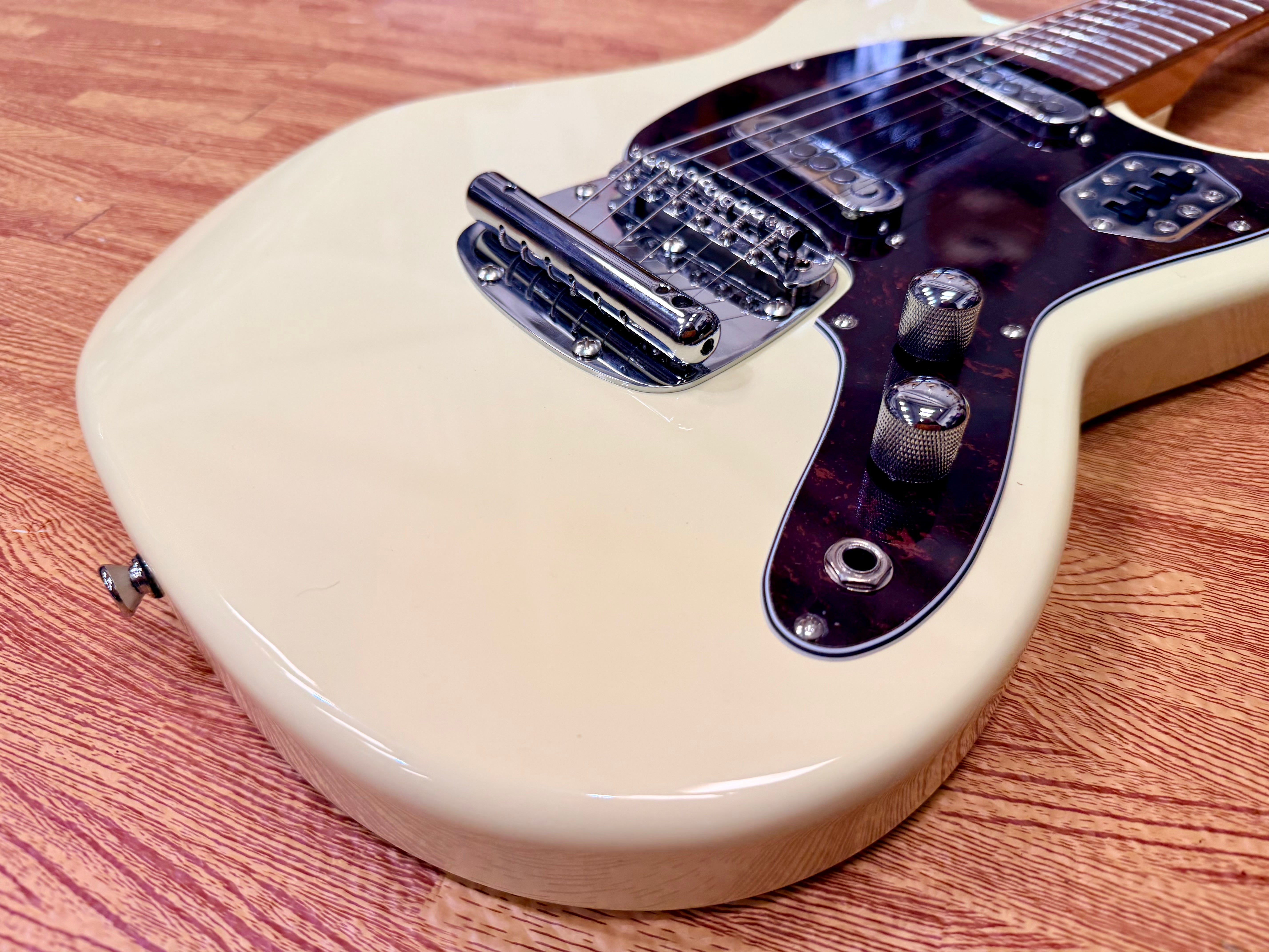 🔥NEW🔥 Vintage REVO Series 'Colt' SS Twin Electric Guitar ~ Vintage White!
