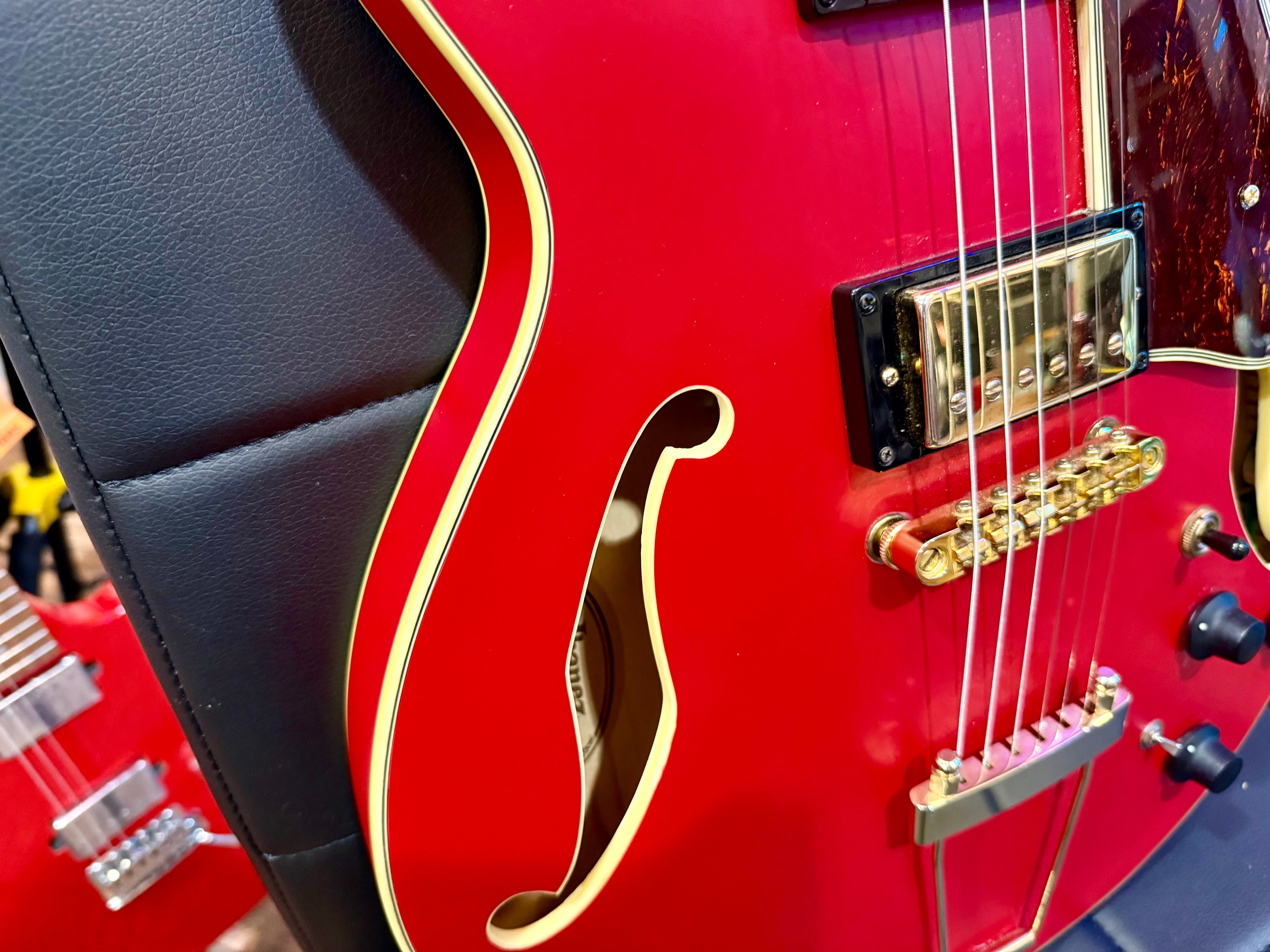 🌟2022 EX-DEMO🌟 Ibanez AMH90-CRF Artcore Expressionist~ Cherry Red Flat~ MINT!