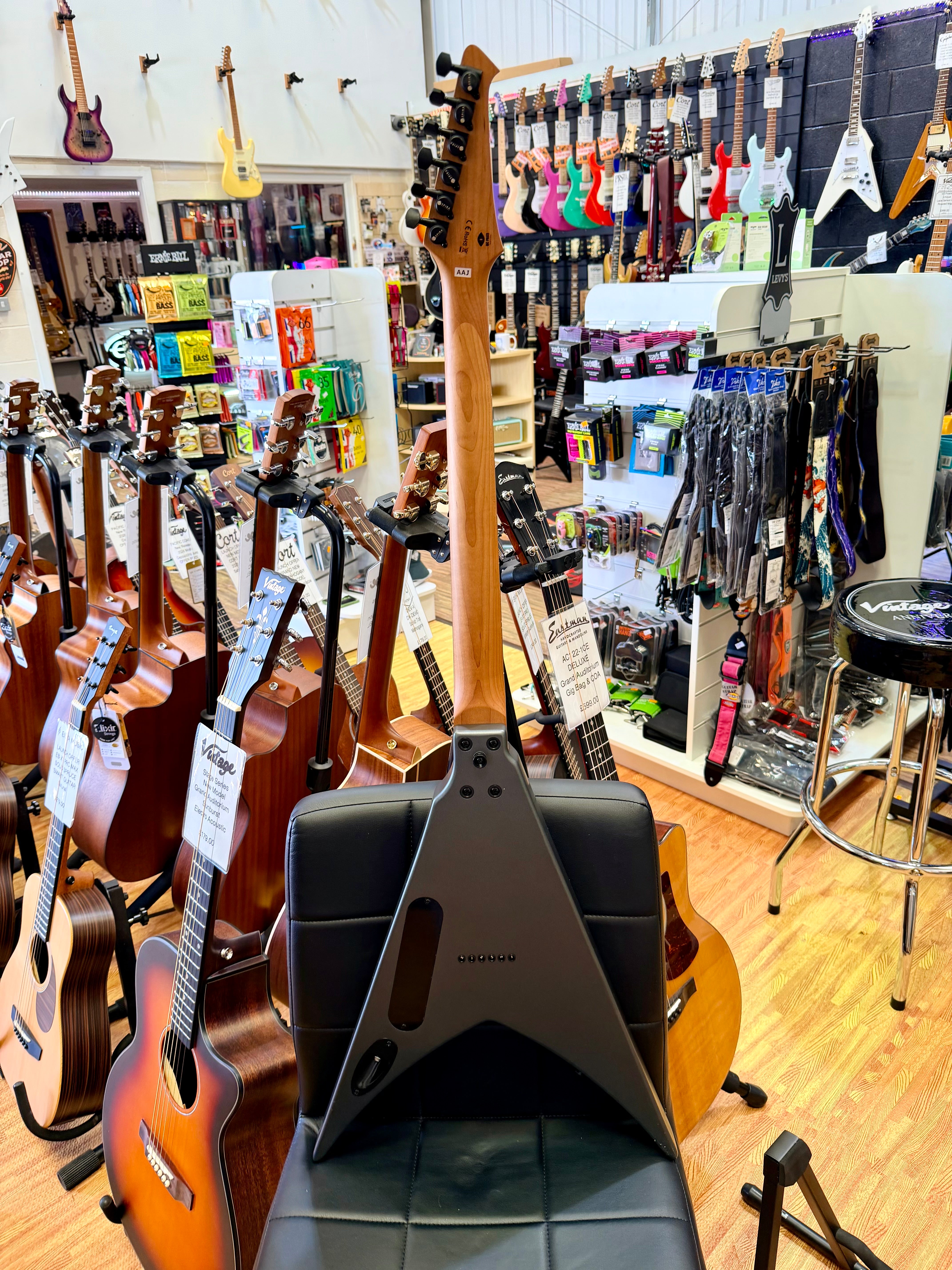 ⚡️NEW⚡️ Spira V-400 Satin Black Electric Guitar~ HH Locking Tuners~ Flying V!