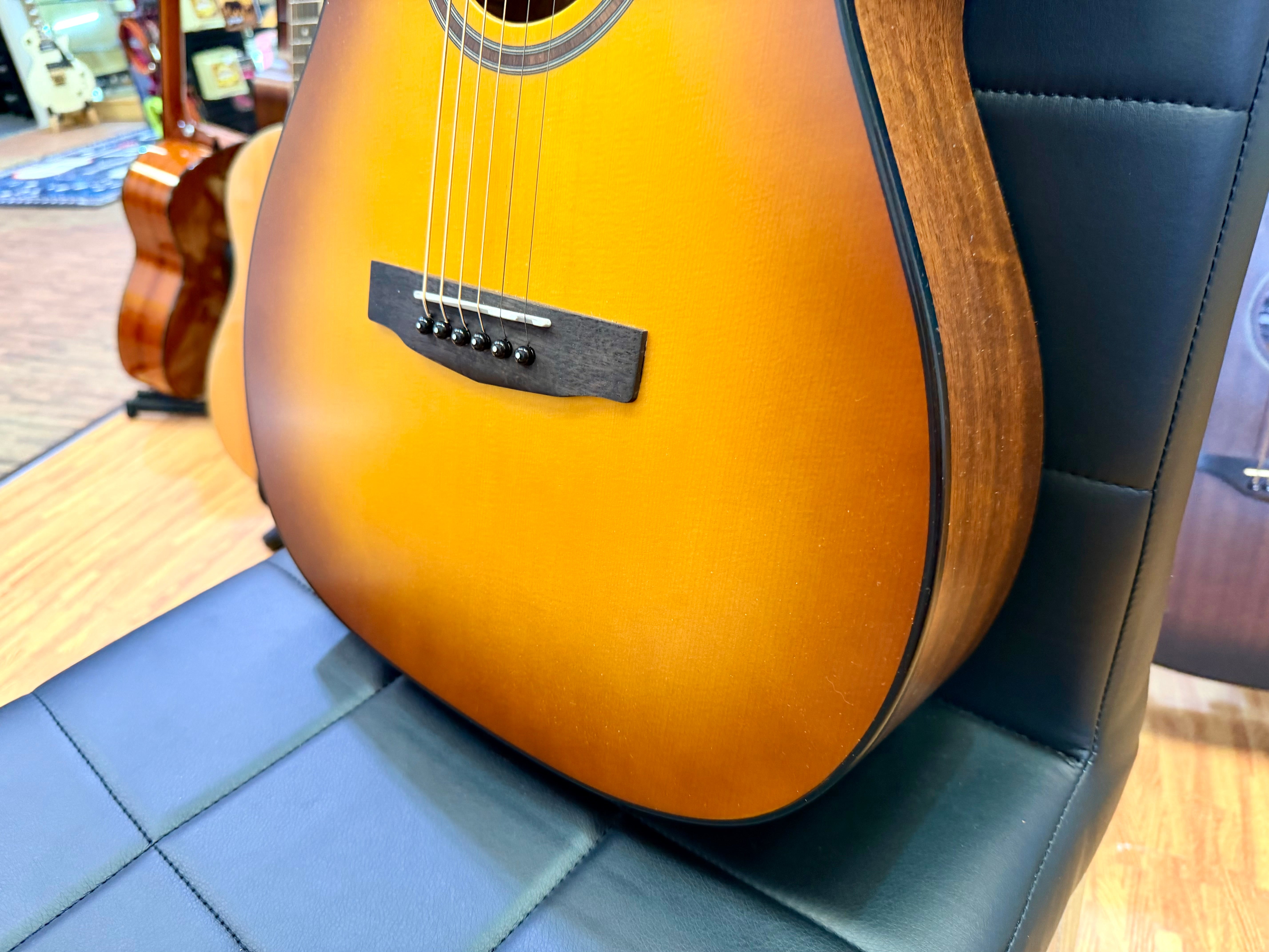 ✨2025✨ Cort AF550-SSB Concert Acoustic Guitar~ Mint Condition~ Sunburst Satin!