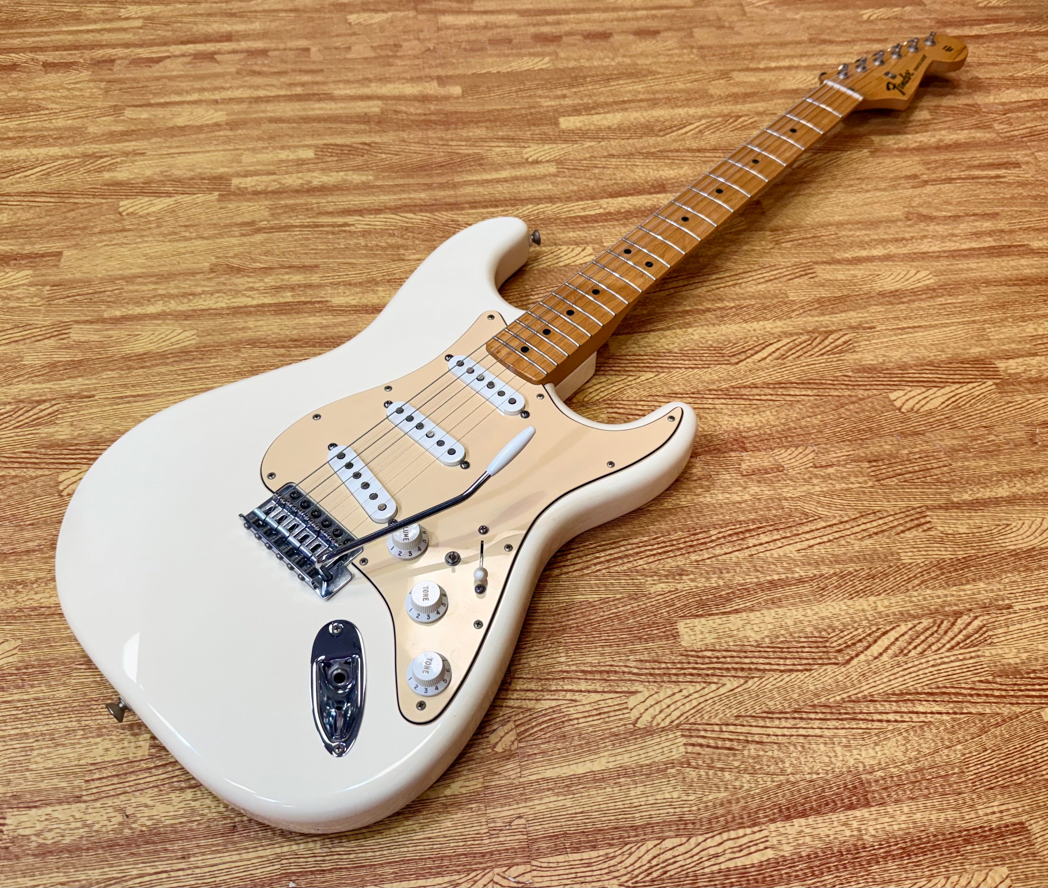 ✨UPGRADED✨ 2014 Fender Standard Stratocaster~ Arctic White~ Custom Shop Pickups