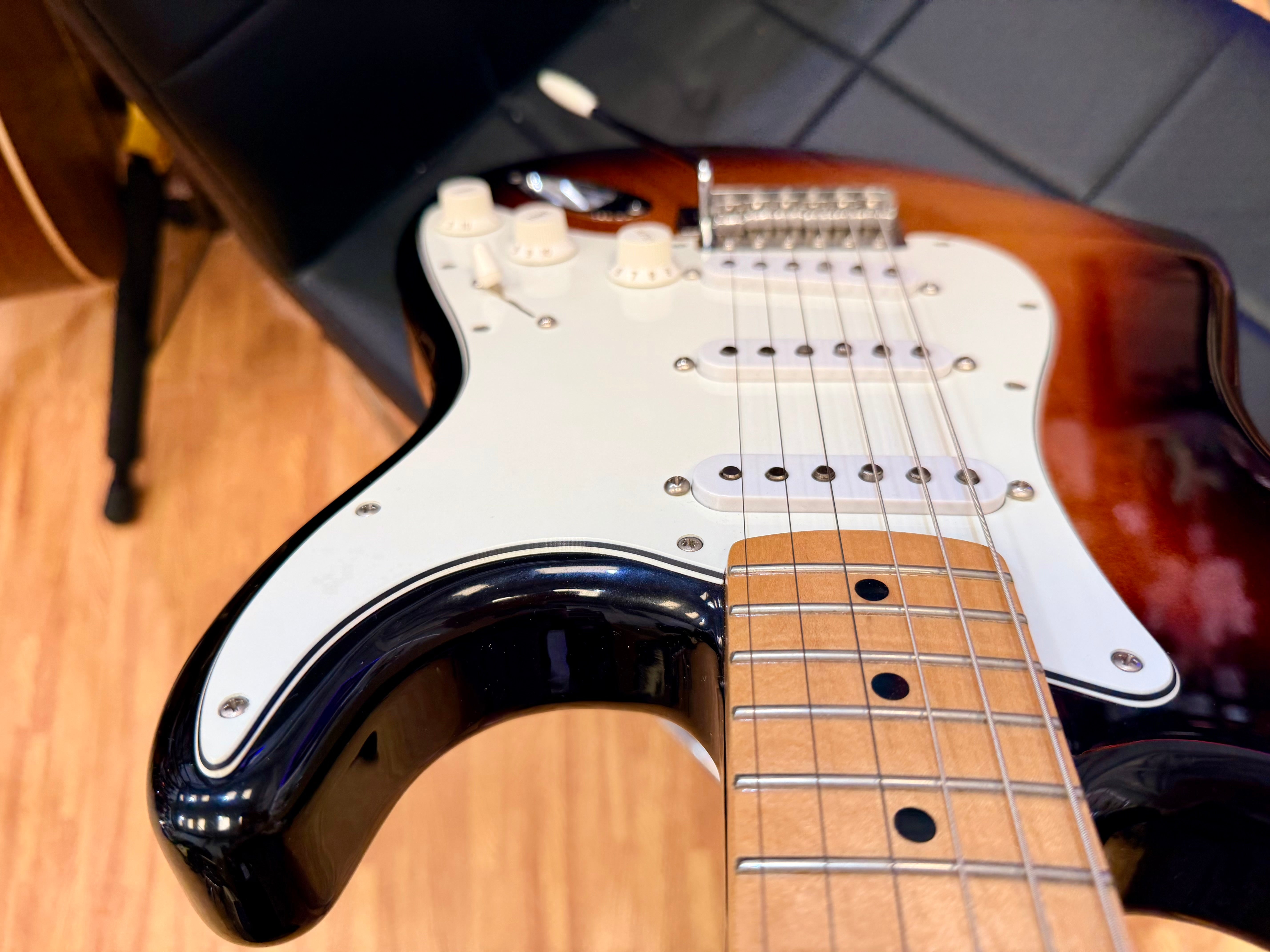 ☀️2017☀️ Fender Standard Stratocaster~ Mexican MIM~ Brown Sunburst~ Maple~ Strat