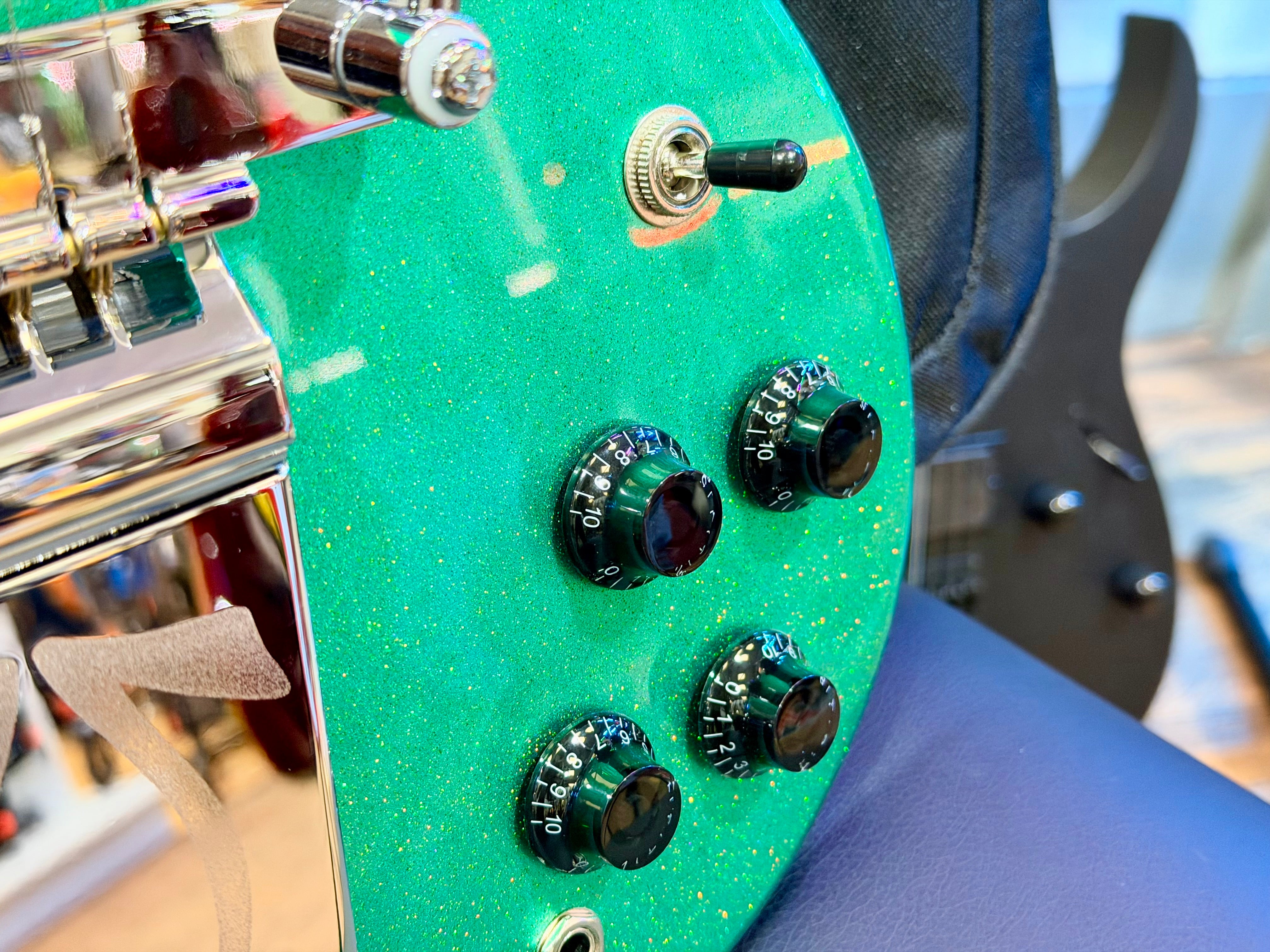 🔥2025 LTD🔥 Vintage VS6 30th Anniversary Model~ Green Metalflake~ Vibrola + Bag