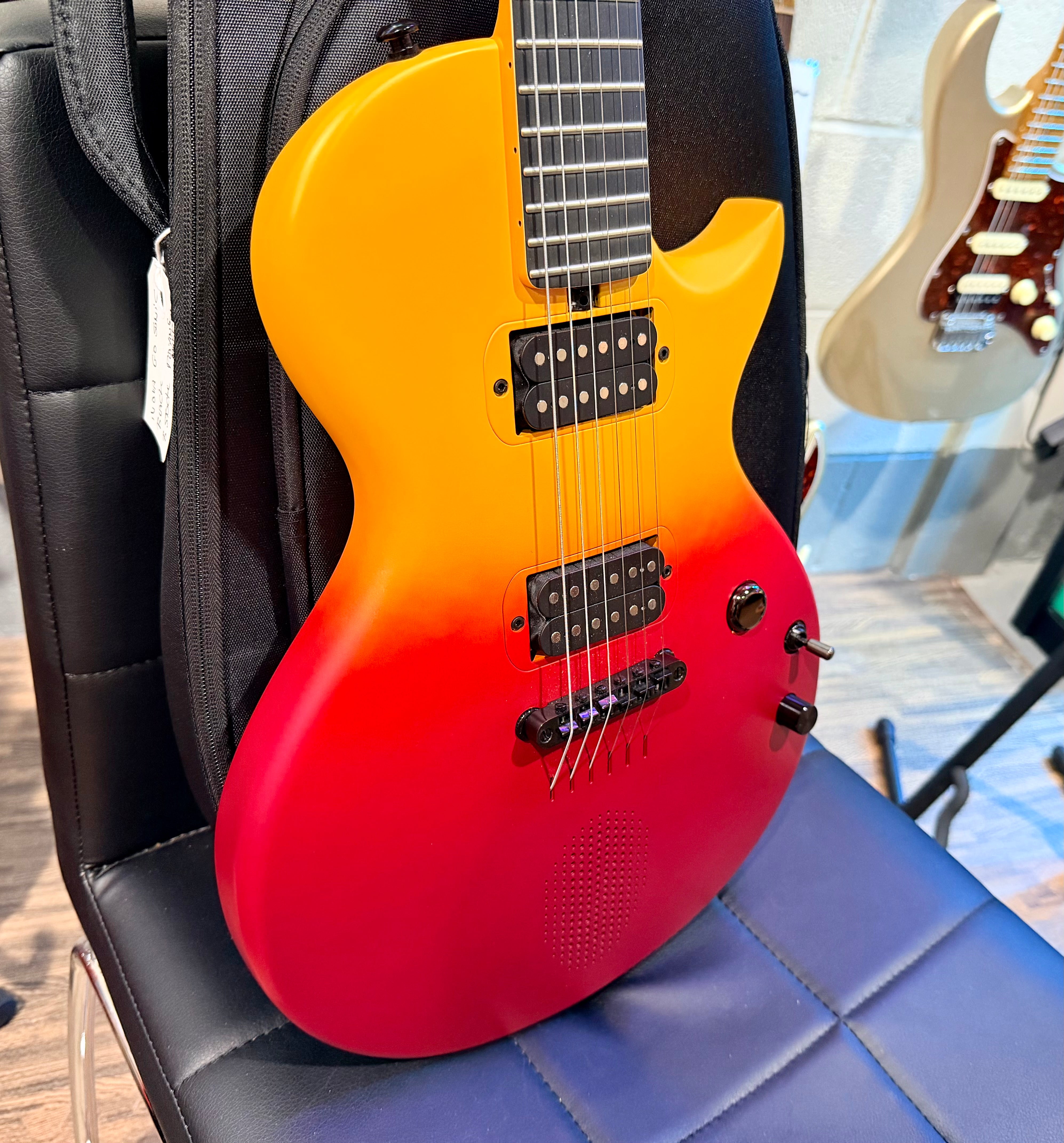 🔥 Enya Nova Go Sonic~ Volcanic Red~ Smart Electric Guitar~Speaker & FX + Bag 🔥
