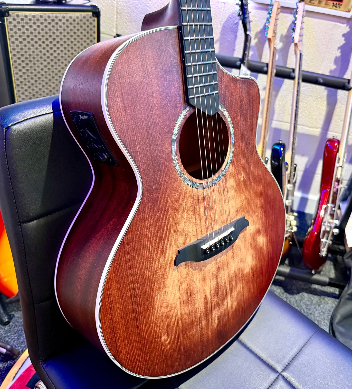 π Ferndale GF2-CE-PLUS Grand Auditorium~Satin Antique Burst Electro Acoustic π