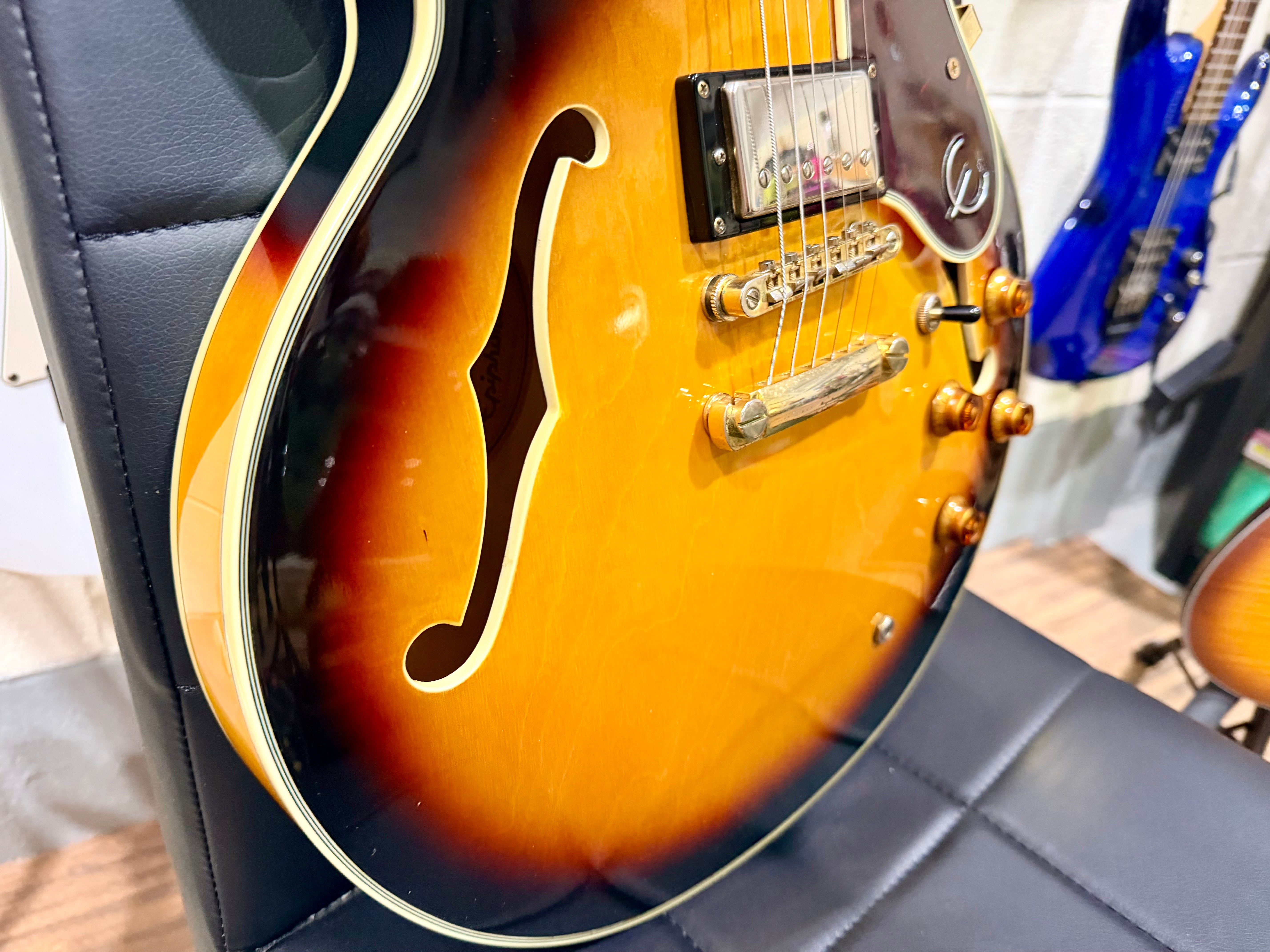 ☀️2013☀️ Epiphone Sheraton ii VS~ Vintage Sunburst~ Hollow-body~ Hard Case!