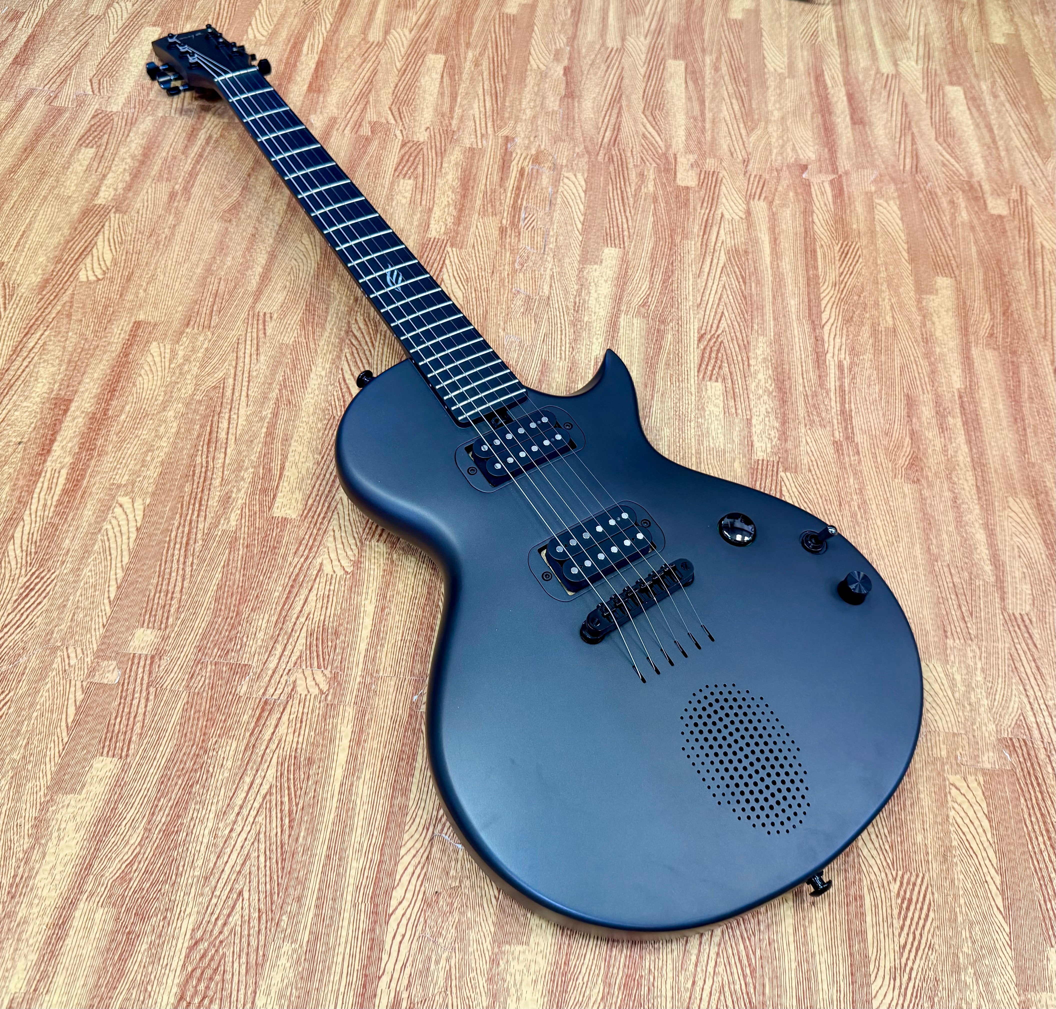 🔥B-STOCK🔥 Enya Nova Go Sonic Black Smart Carbon Fibre Electric Guitar + Bag!