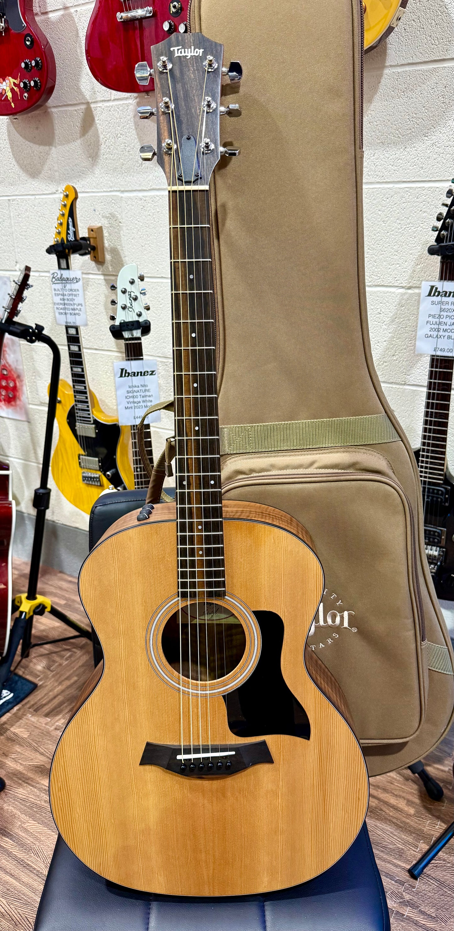 🌟2022 MINT🌟 Taylor 114e Natural Satin~Grand Auditorium Electro-Acoustic Guitar