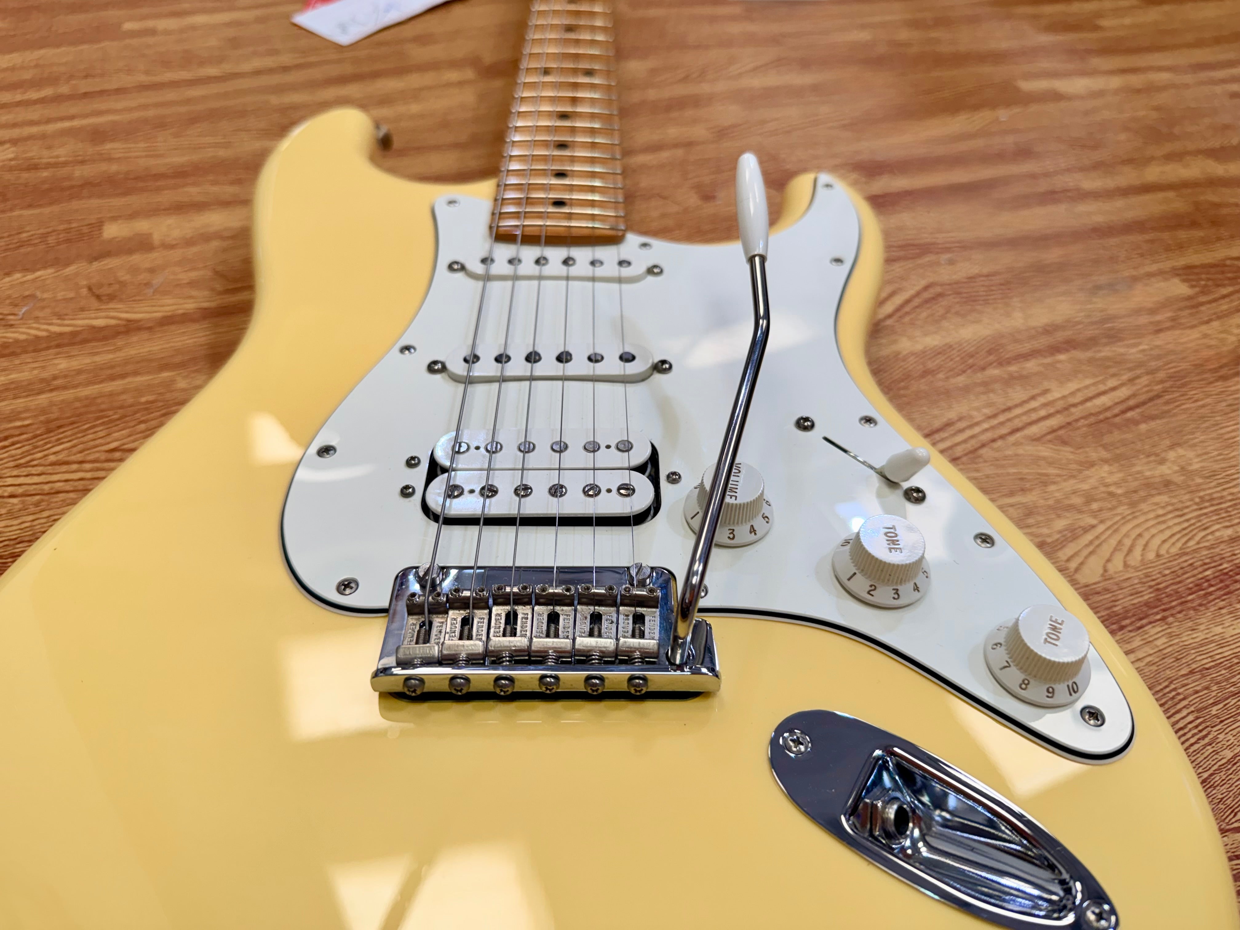 ✨MINT 2018✨ Fender Player Stratocaster HSS~ Buttercream Maple Neck + Gig Bag!