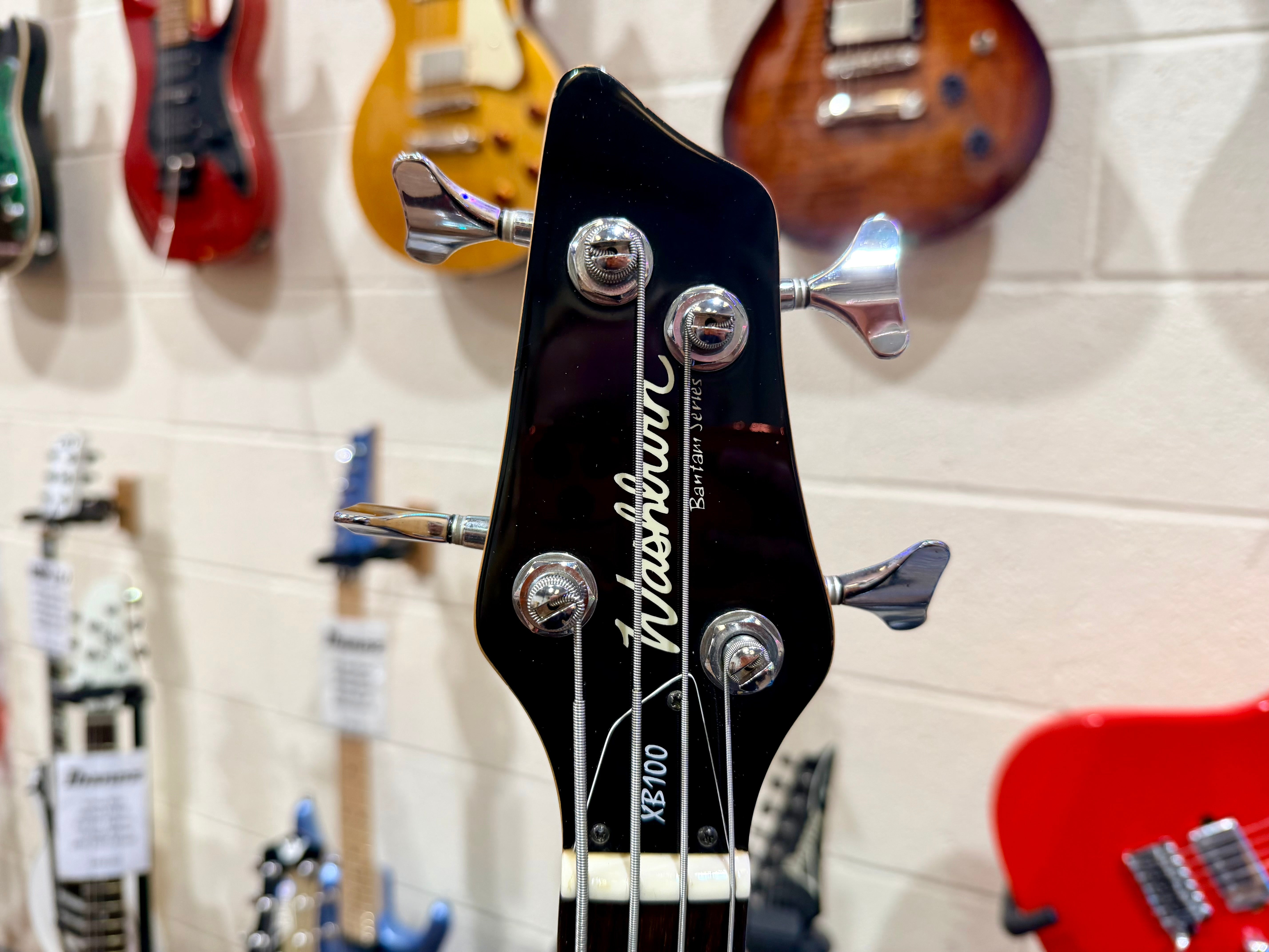 🎸 Washburn XB100 Electric Bass Guitar~ Hard Case~ Natural Gloss 🎸