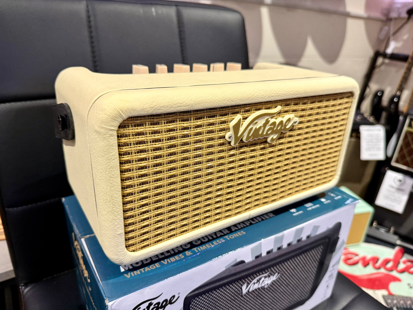 🌟NEW RELEASE🌟 Vintage Retro 15~ 15W Guitar Modelling Amplifier~ Vintage White!