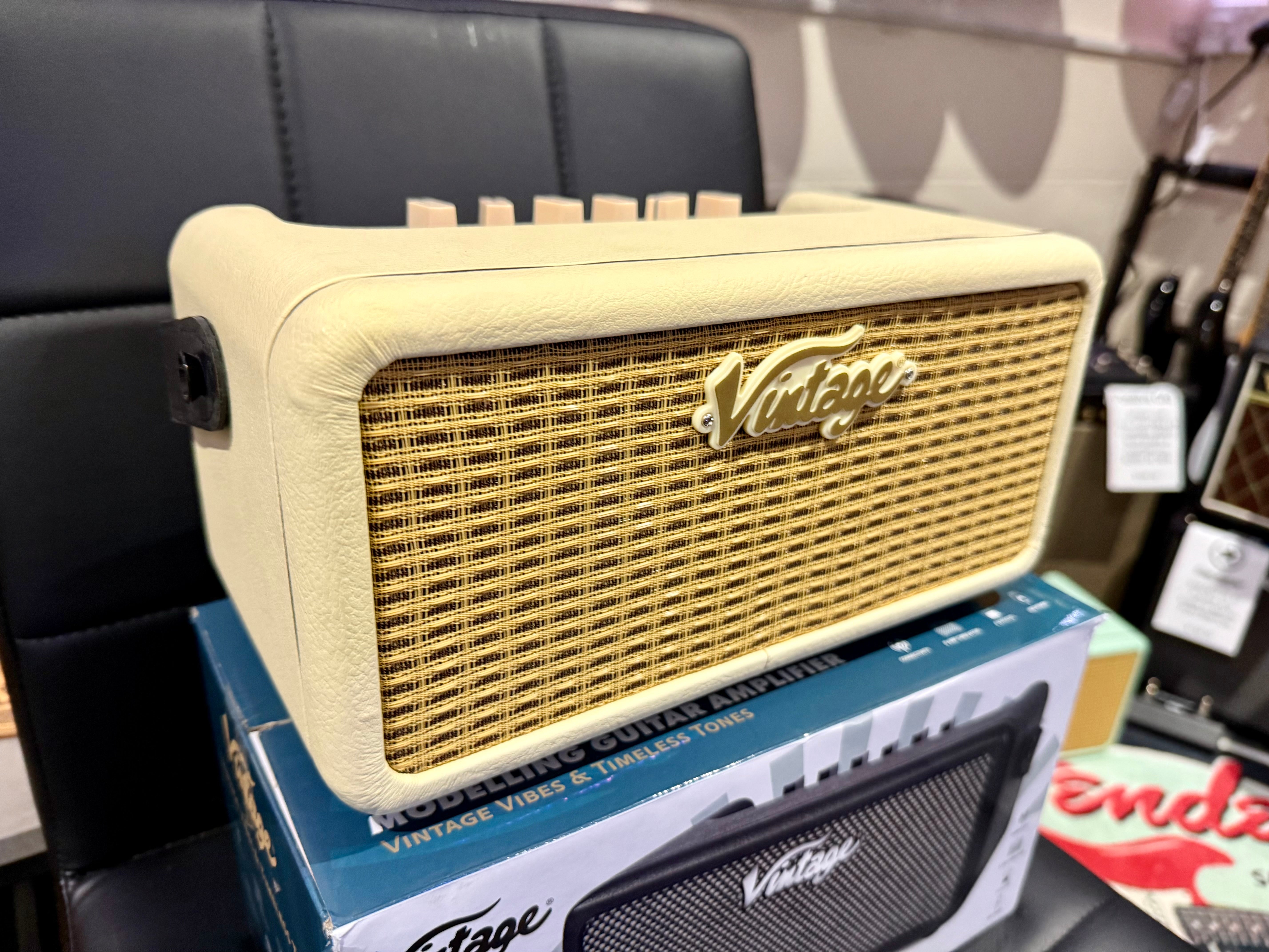 🌟NEW RELEASE🌟 Vintage Retro 15~ 15W Guitar Modelling Amplifier~ Vintage White!