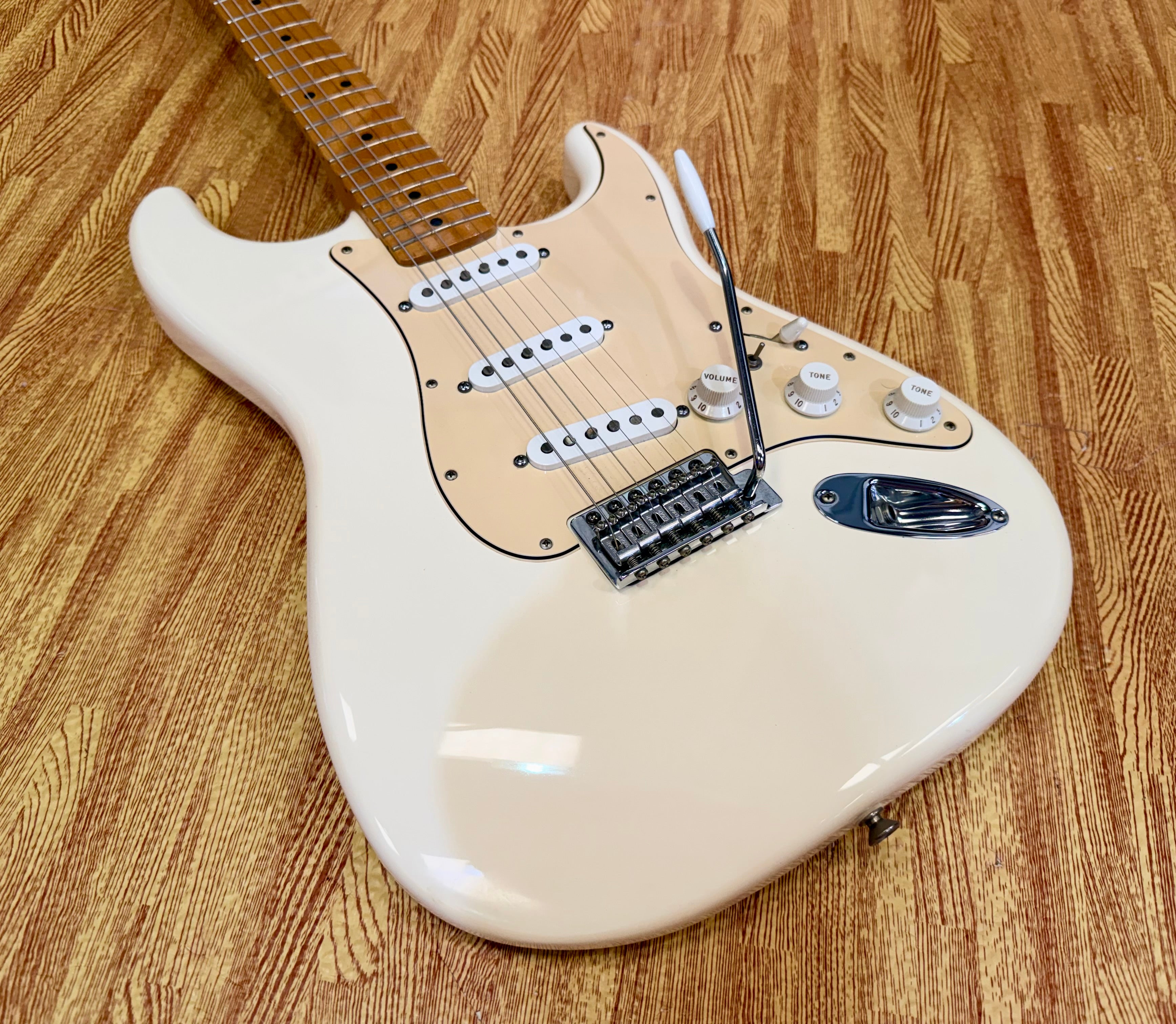 ✨UPGRADED✨ 2014 Fender Standard Stratocaster~ Arctic White~ Custom Shop Pickups