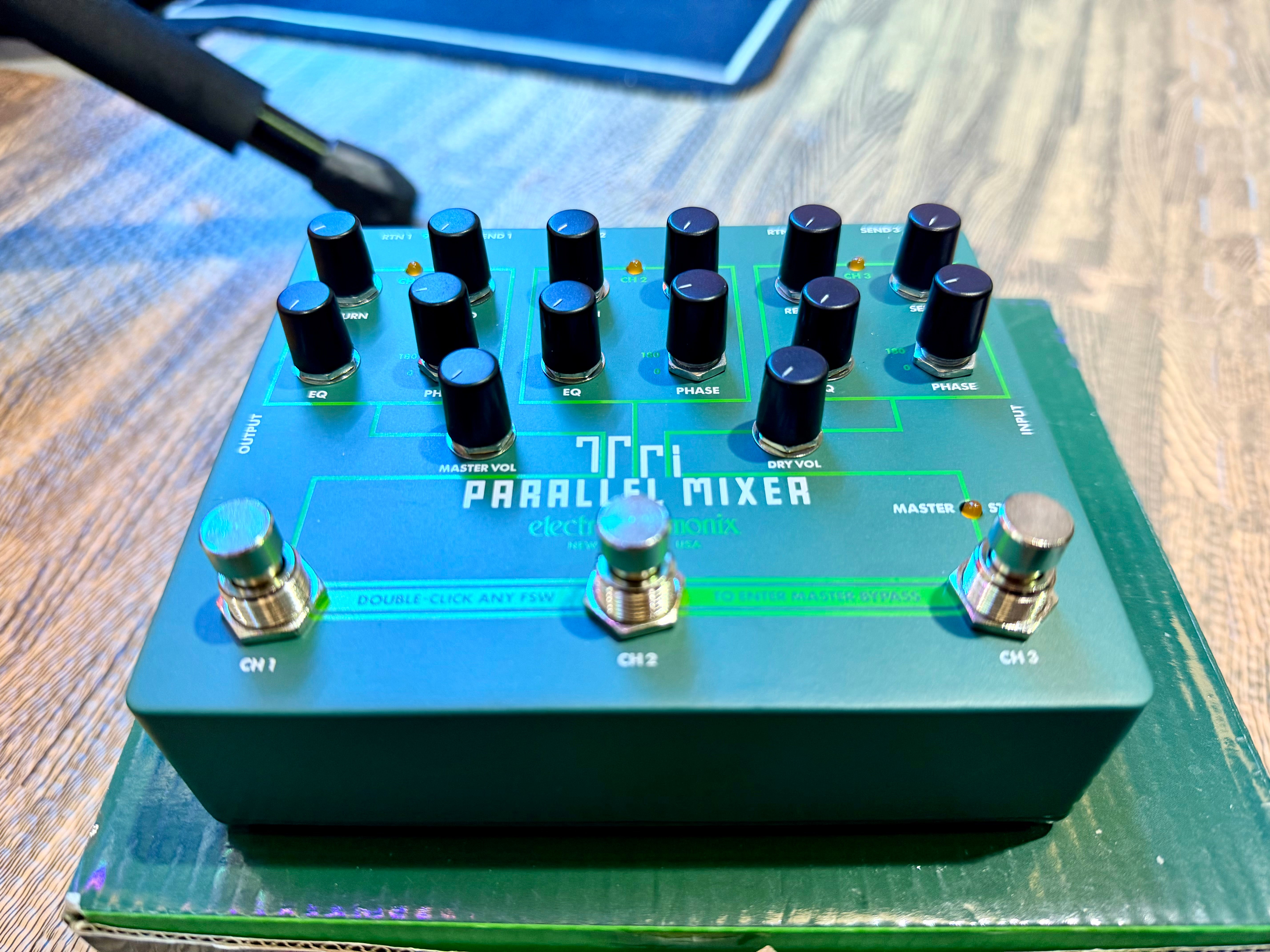 🎸 Electro-Harmonix Tri-Parallel Mixer~ Analogue Effects Loop Mixer/Switcher 🎸