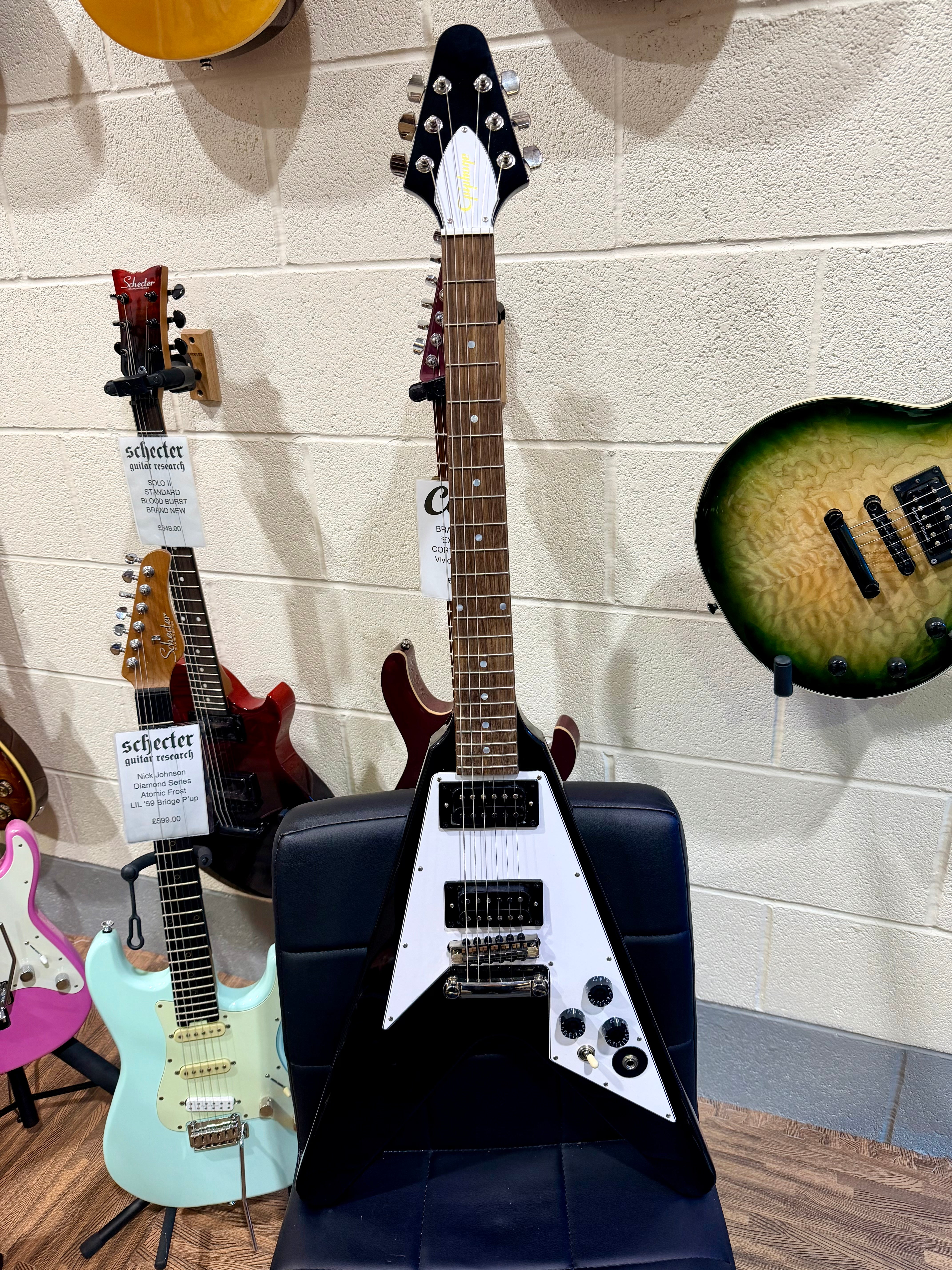 🔥MINT🔥 Epiphone Kirk Hammett 1979 Flying V Ebony~ Inspired By Gibson~ Hard Case