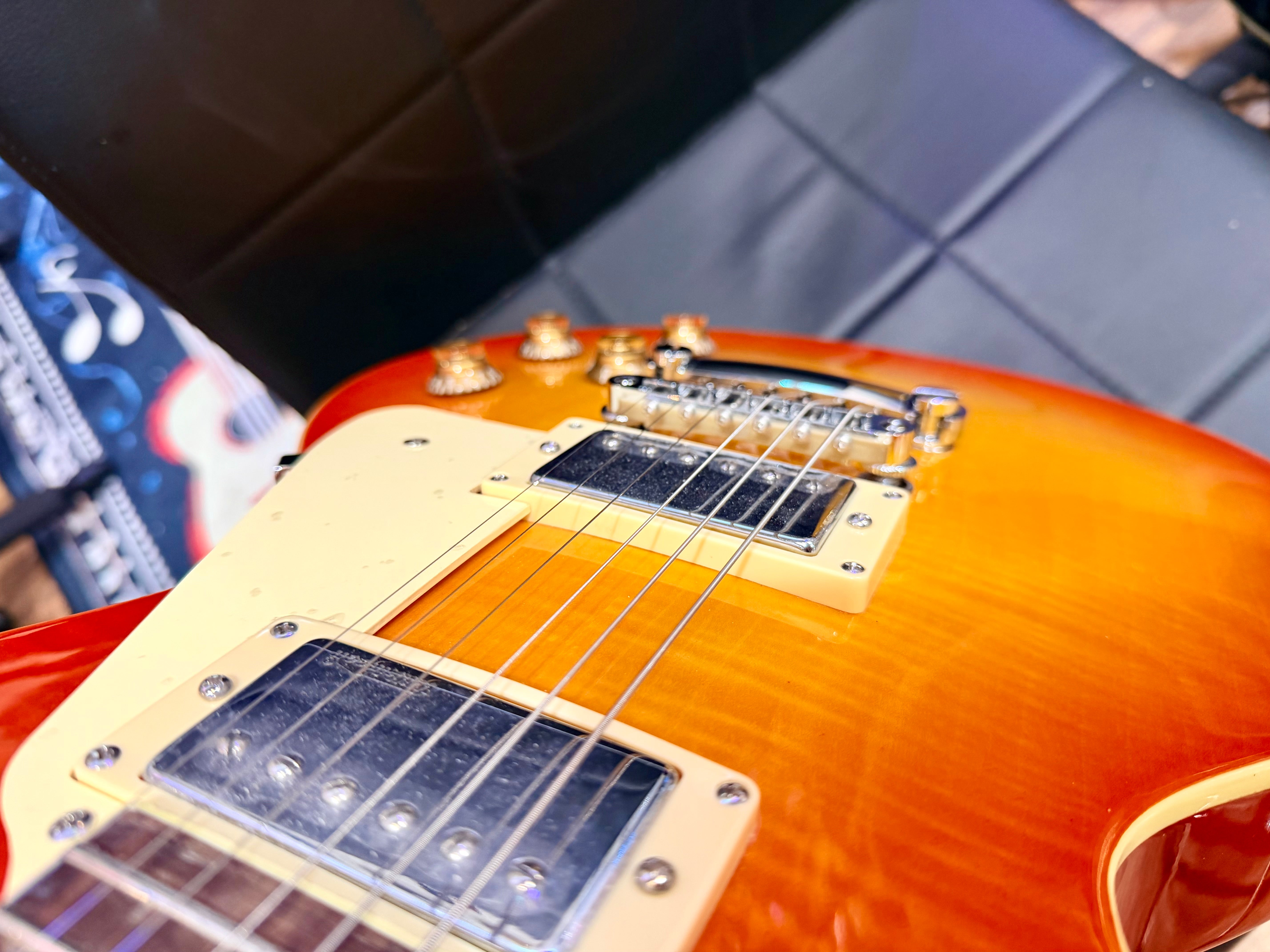 🍯B-STOCK🍯 Vintage V100 ReIssued Electric Guitar ~ Honeyburst Les Paul!