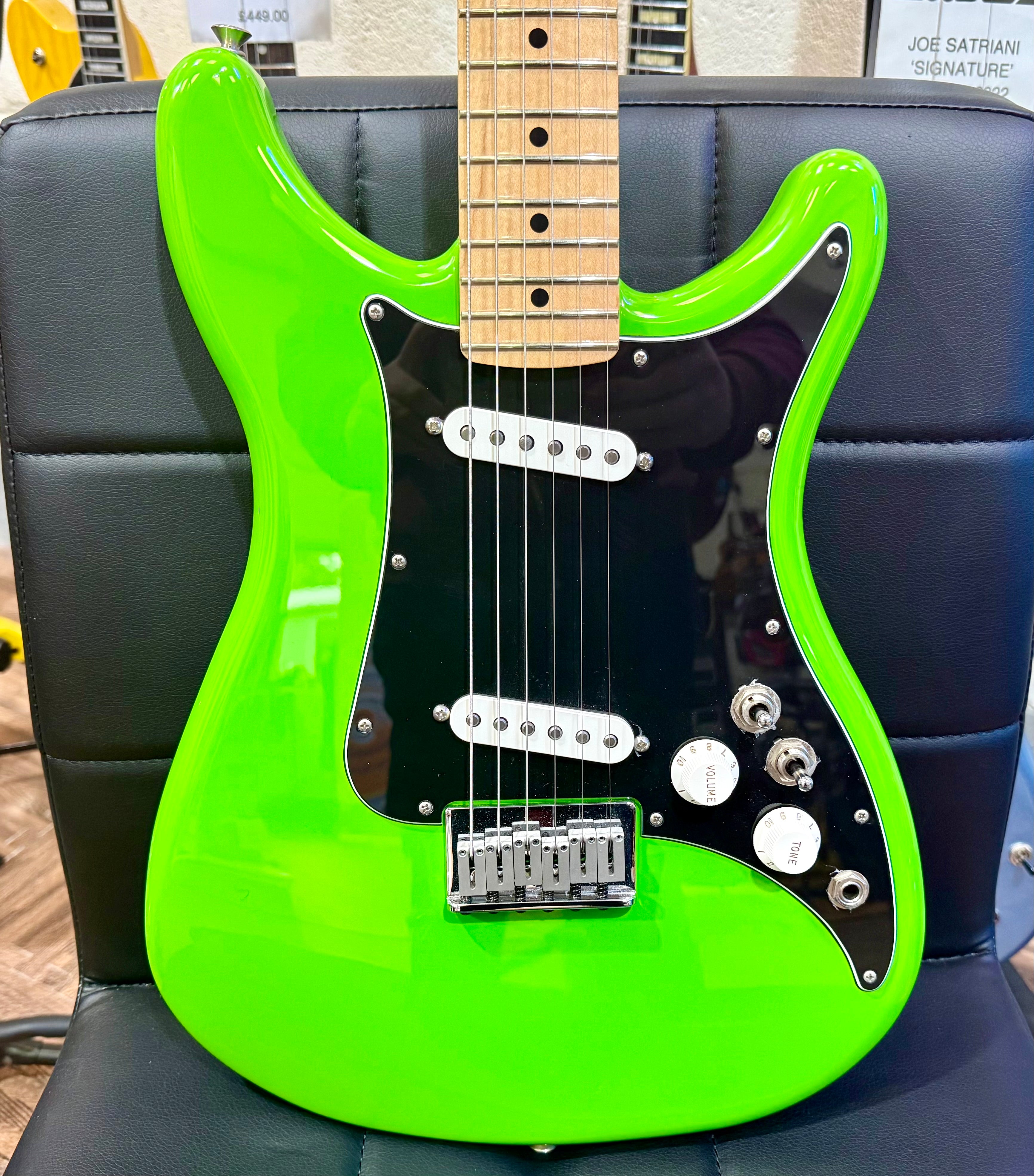 🔥MINT 2019🔥 Fender Player Lead II ‘2’ Neon Green Electric Guitar + Hard Case!