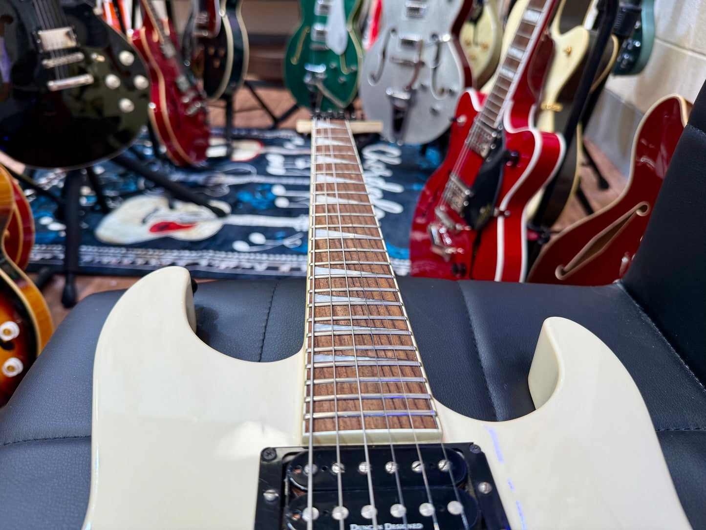 🔥SEYMOUR DUNCAN🔥 Jackson SLX DX Soloist Thru Neck~ Creme ’Vintage’ White!