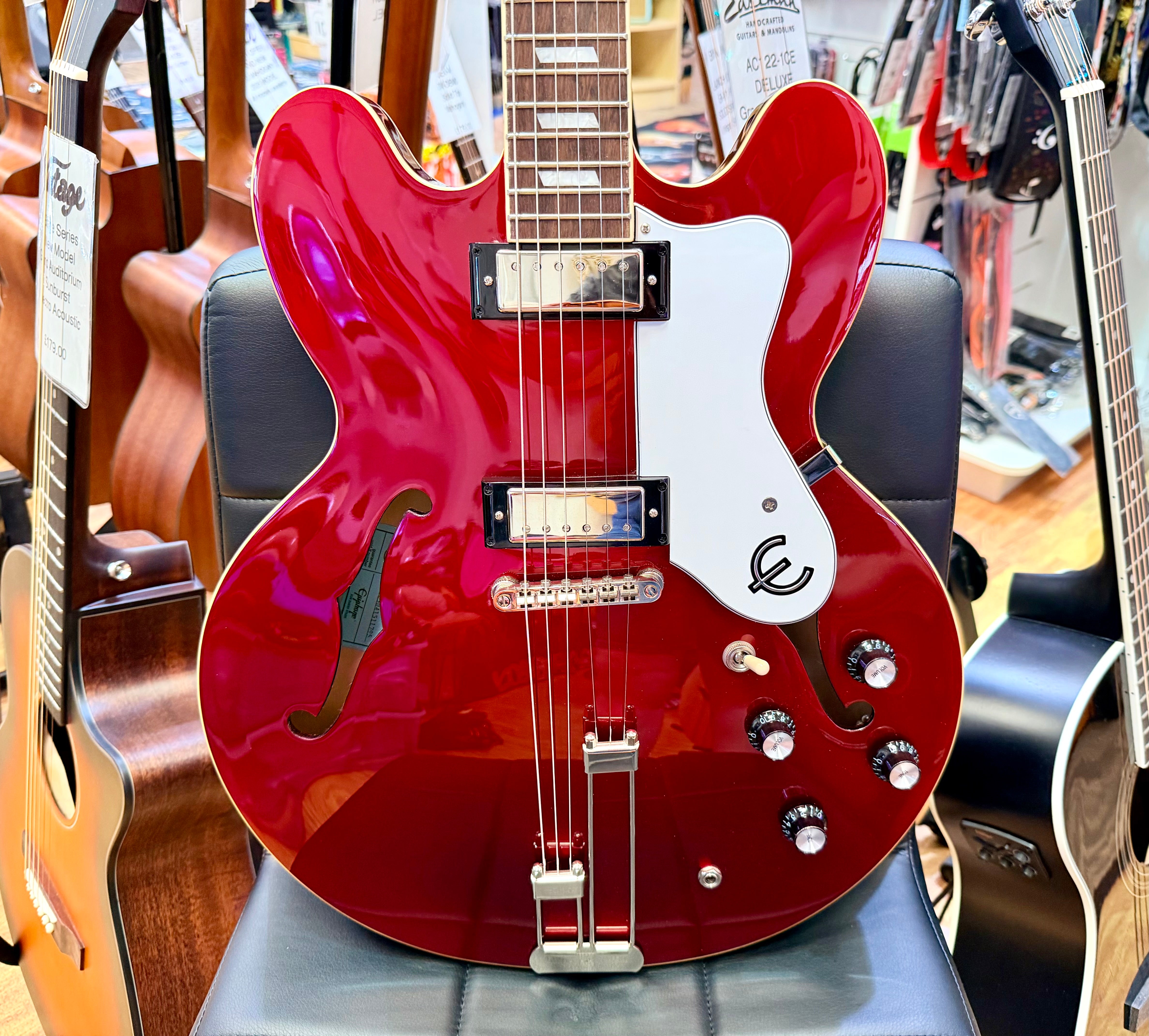 ✨2023✨ Epiphone Riviera Semi-Hollow Sparkling Burgundy~ Frequensator~ Hard Case