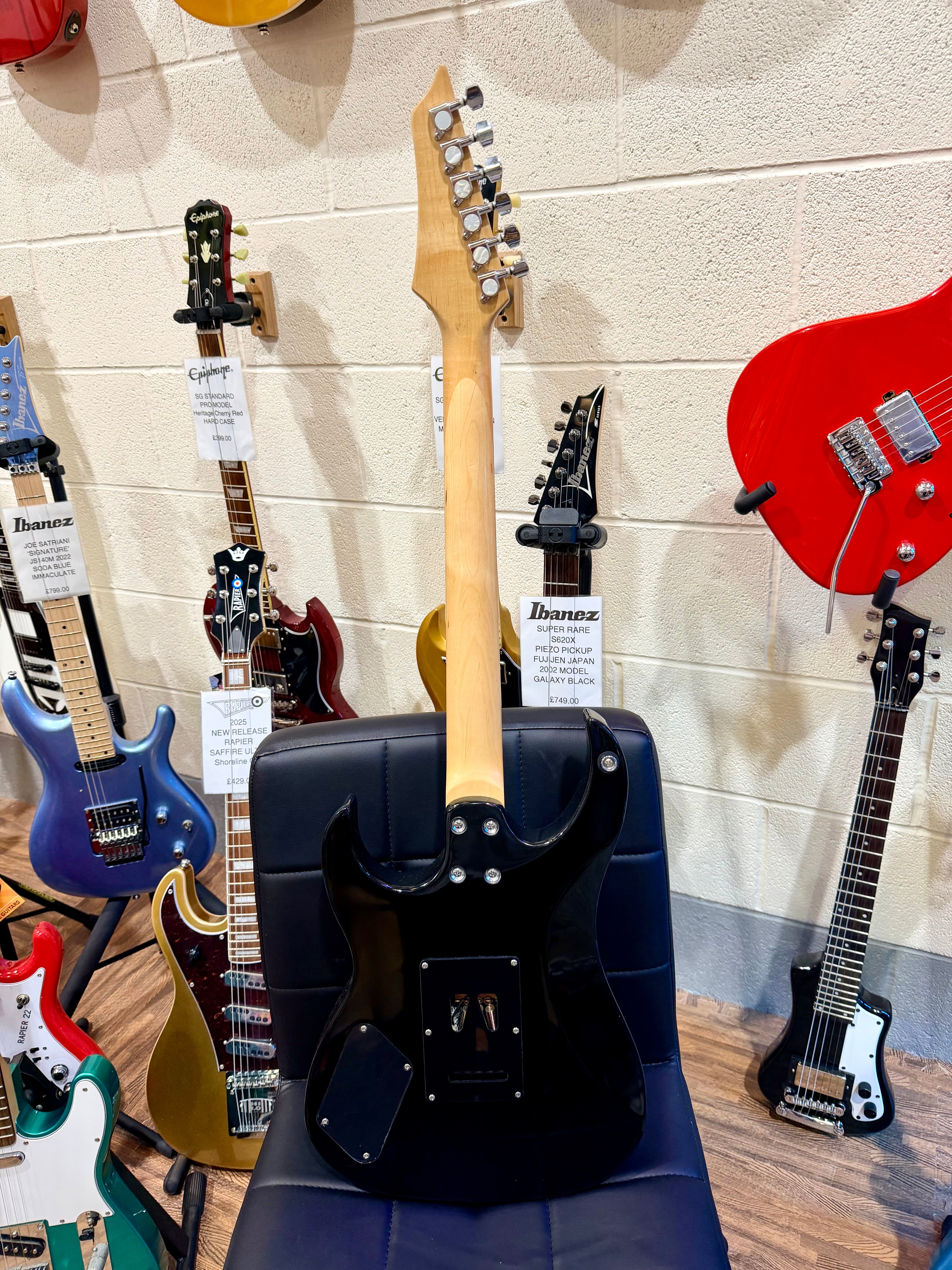 🎸RARE🎸 Tanglewood Rock 3 Electric Guitar~ HHH Pickups~ Black Sparkle~ 2000’s!