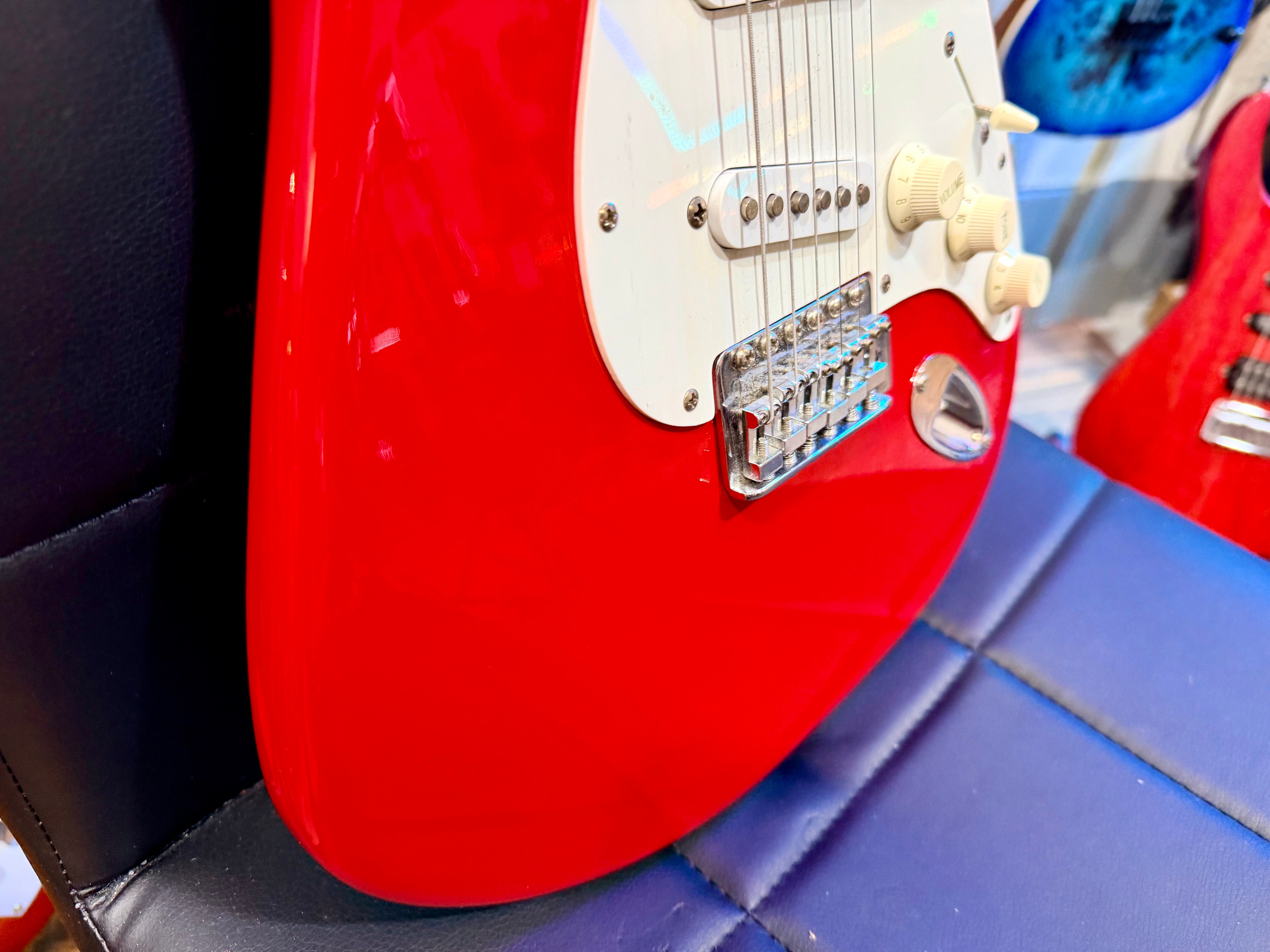 🎸 1995 KOREA 🎸Fender Squier Stratocaster~ Korean Made Strat~ Cherry Red!