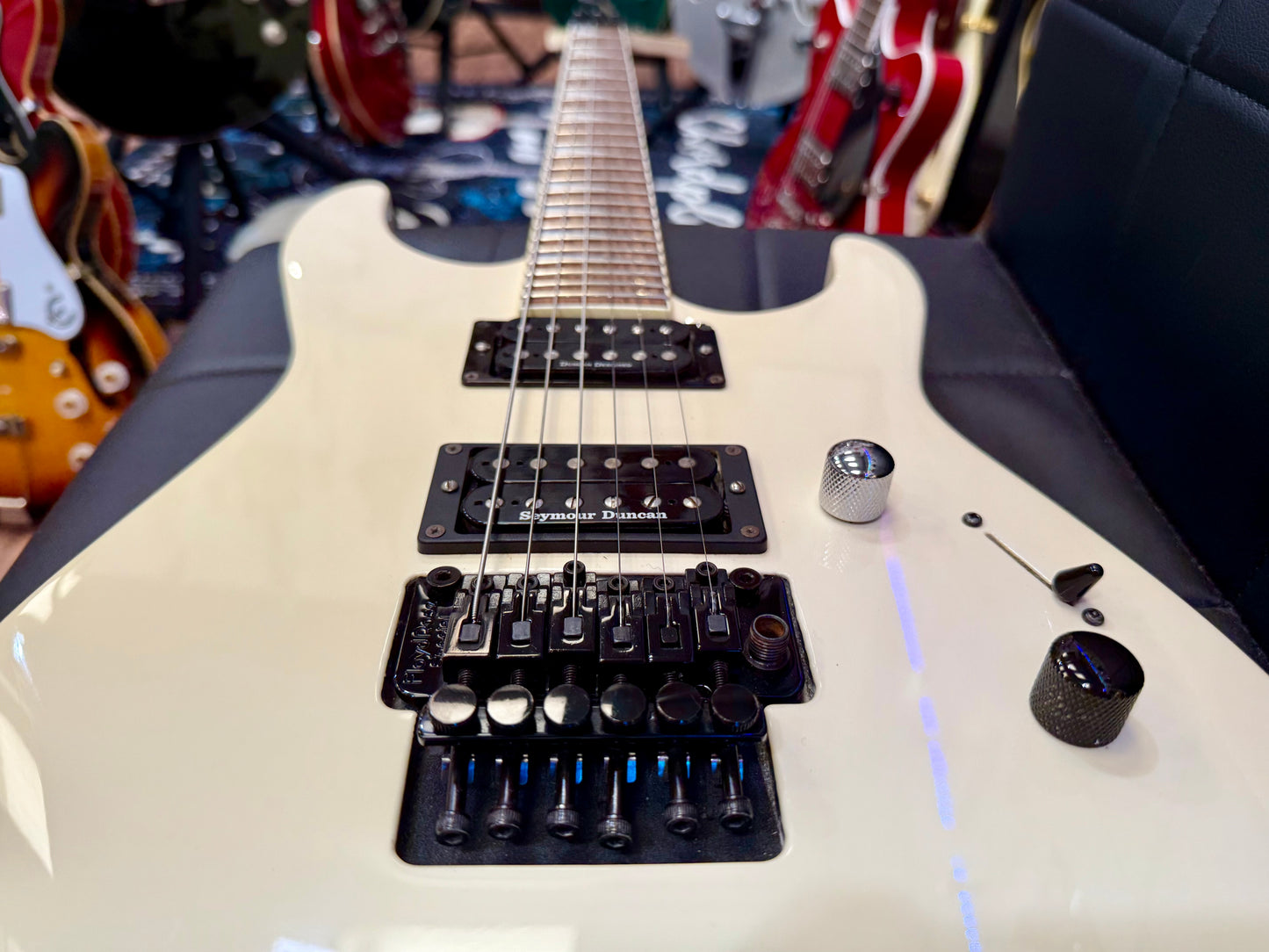 🔥SEYMOUR DUNCAN🔥 Jackson SLX DX Soloist Thru Neck~ Creme ’Vintage’ White!
