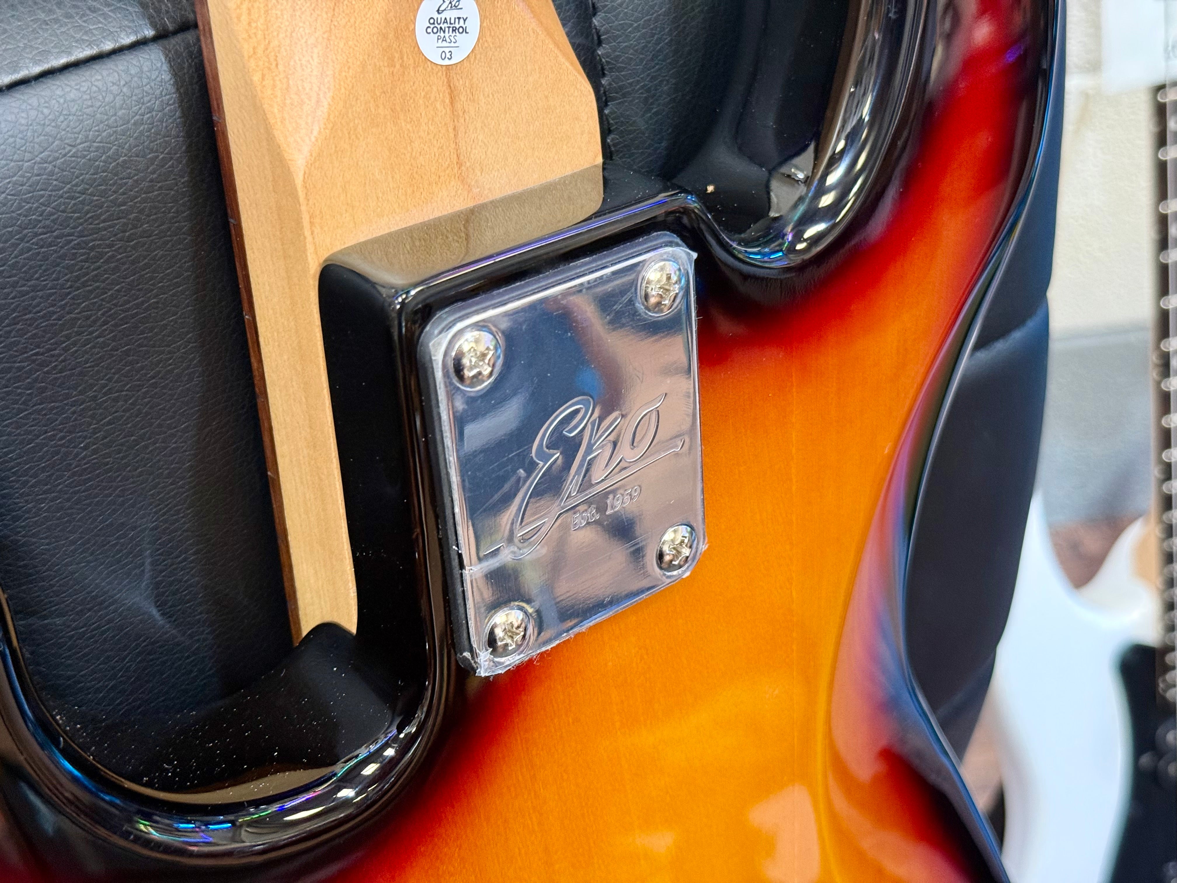 🌟BRAND NEW ~ SHORT SCALE🌟 Eko One VJB JB-100 3/4 Electric Jazz Bass Guitar~ Sunburst!