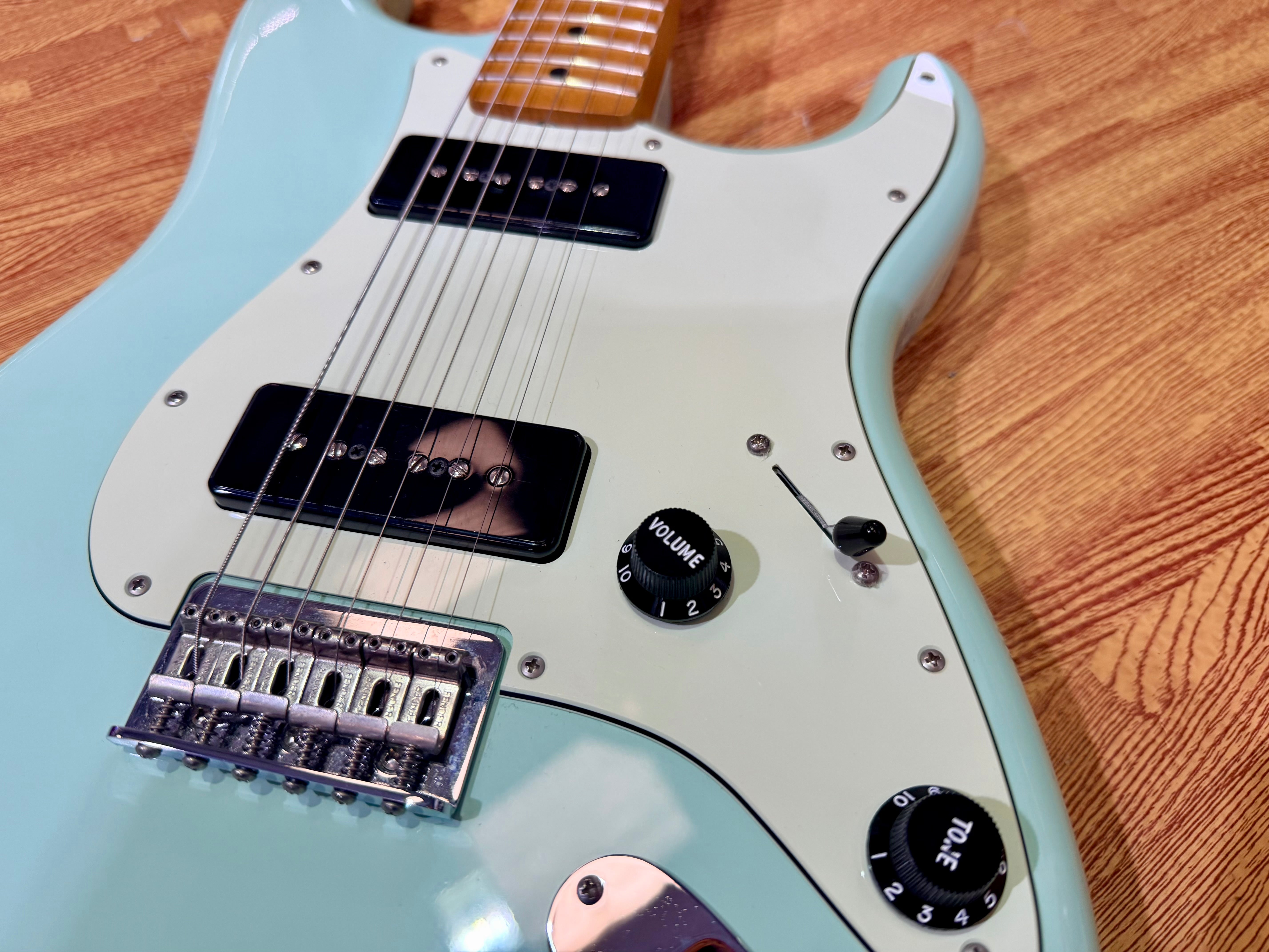 ✨2021✨ Fender Noventa Stratocaster MN~ Surf Green~ Hardtail Mexican~ P90’s!