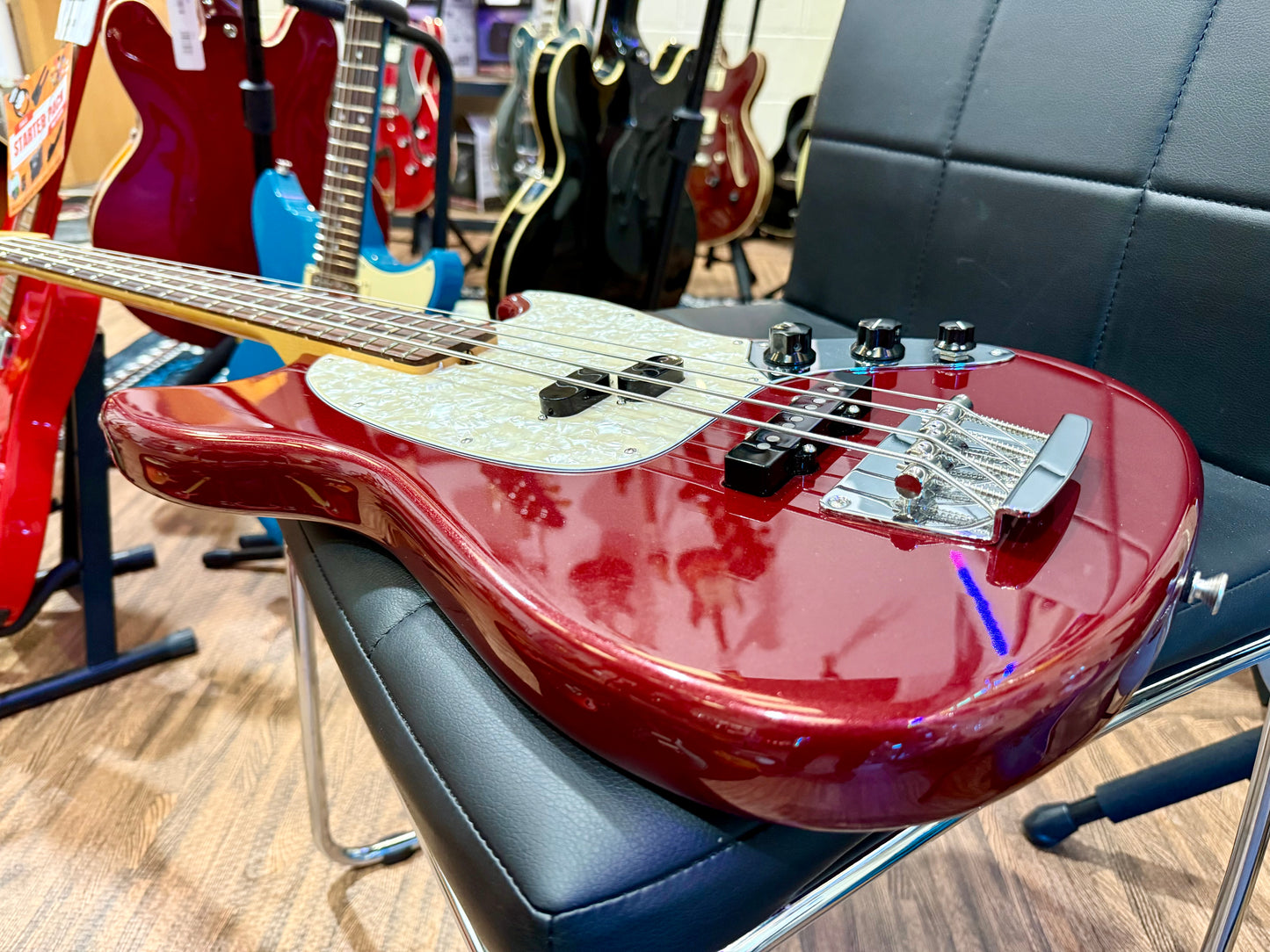 🔥2021 USA🔥 Fender American Performer Mustang Bass~ Aubergine Sparkle + COA!