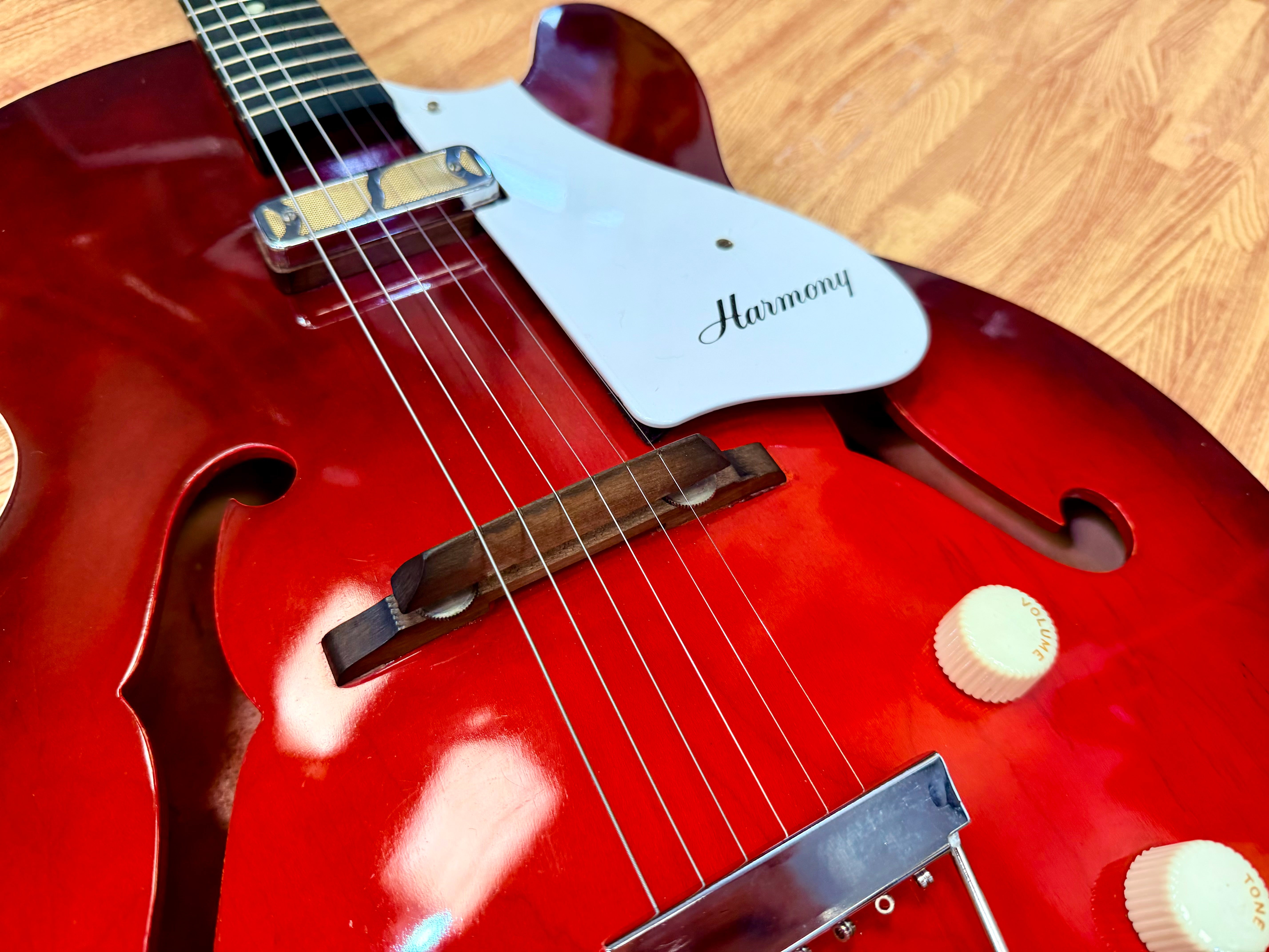 ✨VINTAGE✨ 1963 Harmony H53 Rocket~ Made in USA~ Semi-Hollow D’Armond P’up + Case