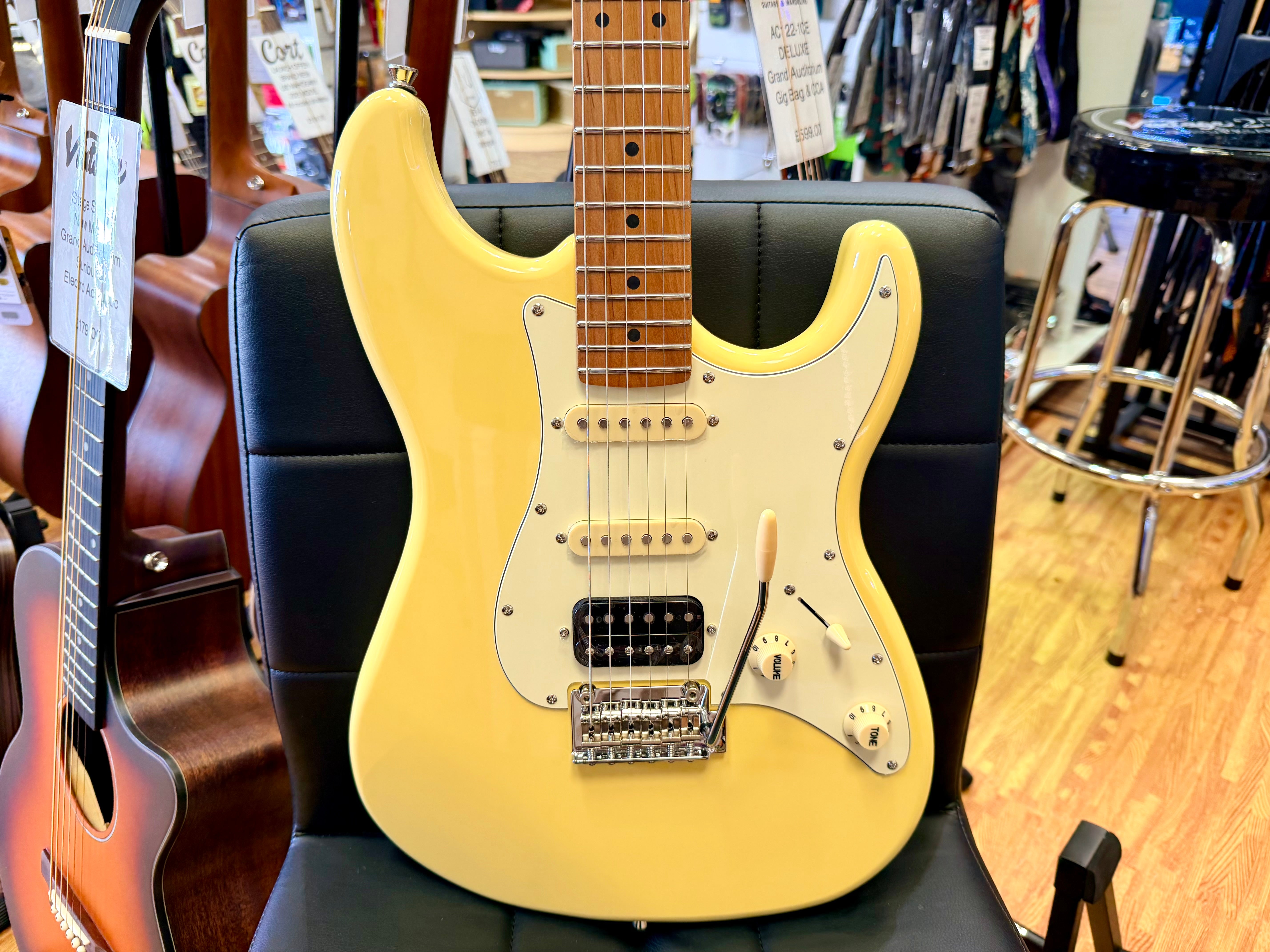 ⚡️NEW⚡️ JET JS-400 HSS Electric Guitar~ Vintage Yellow~ Strat~ 2026 Butterscotch