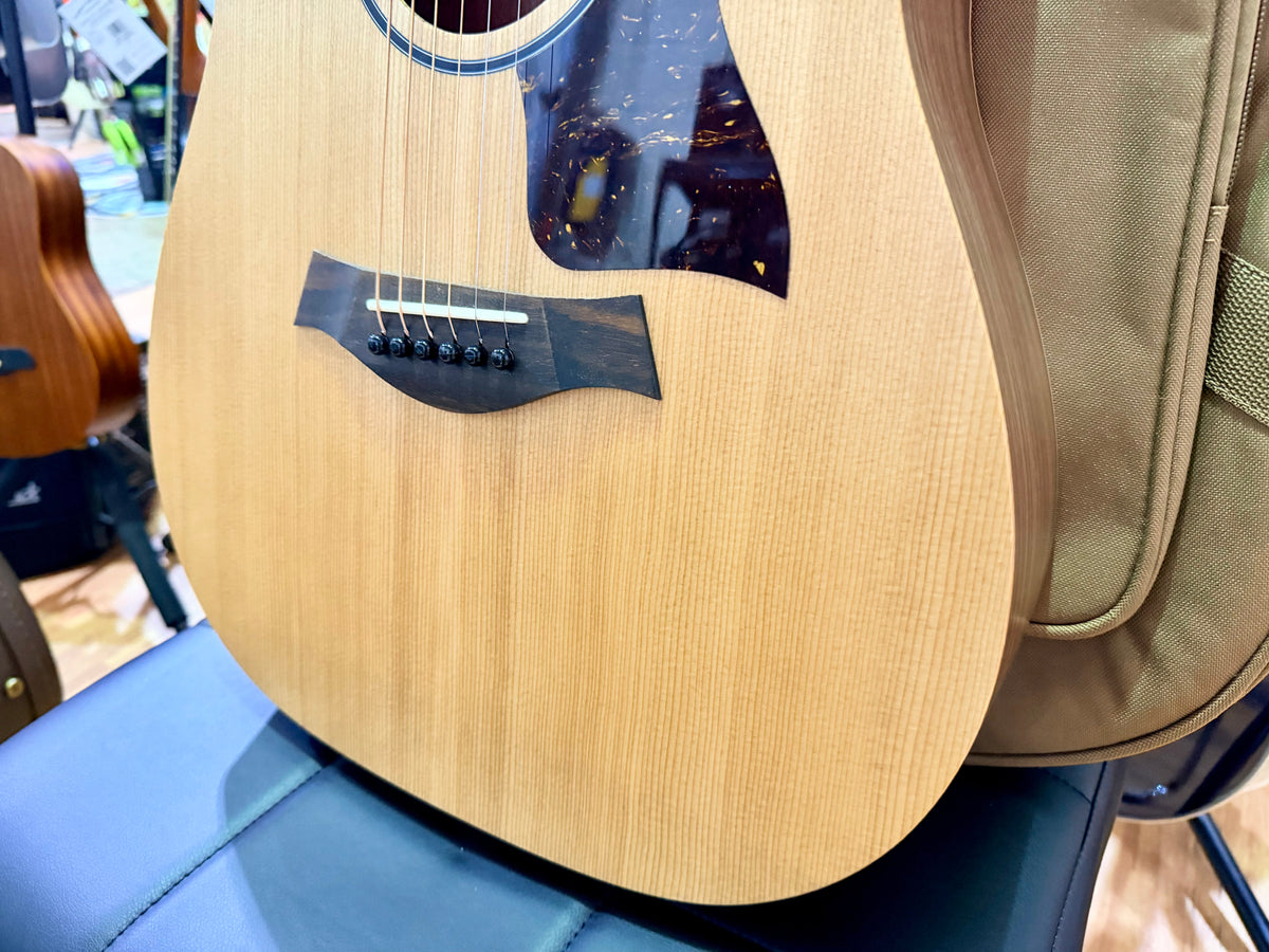 2026 Taylor Big Baby BBT Acoustic Guitar~ Natural~ Ex-Demo Mint + GigBag