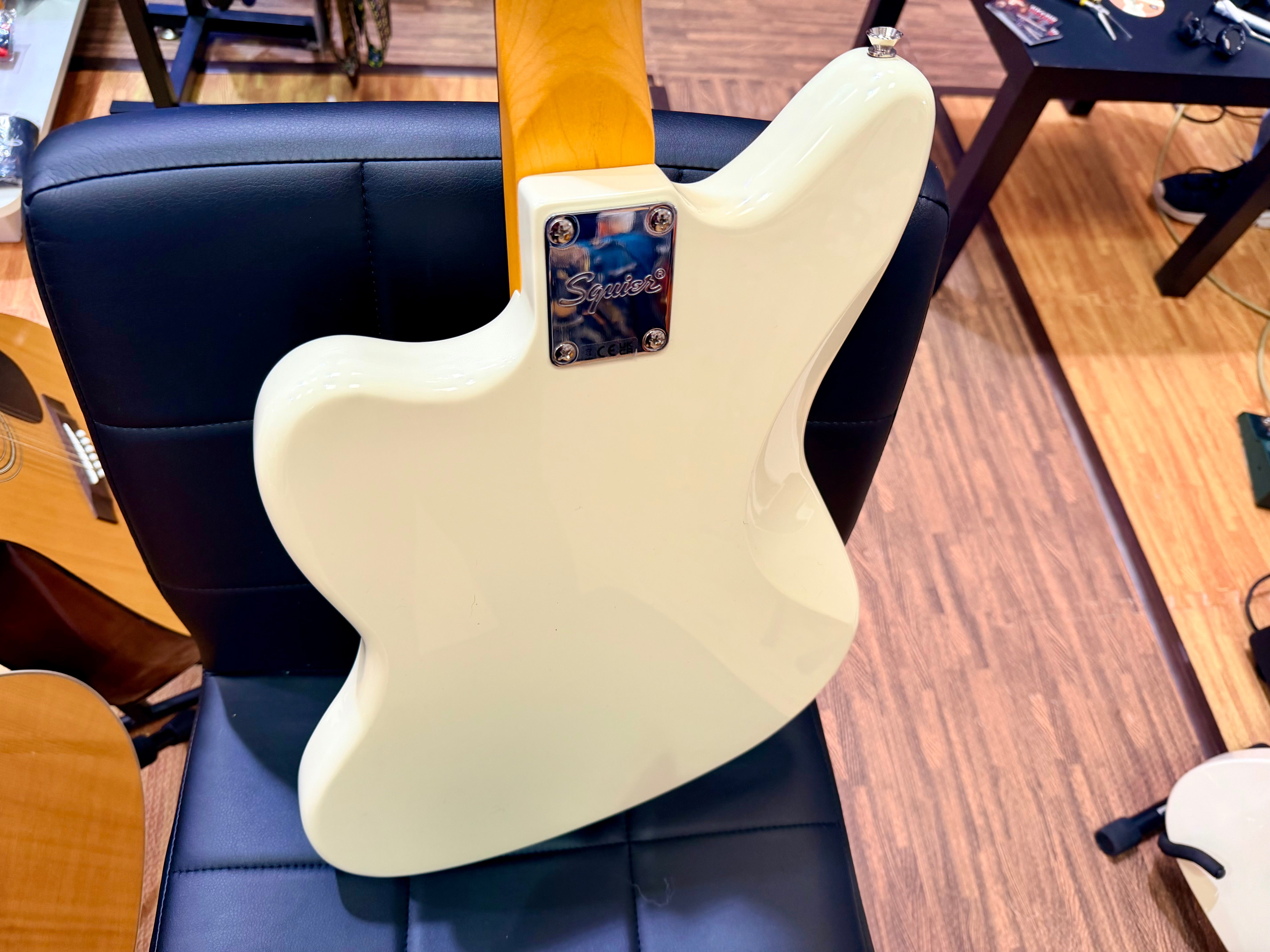 ✨2024✨ Fender Squier J Mascis Jazzmaster Vintage White & Gold~ MINT Condition!
